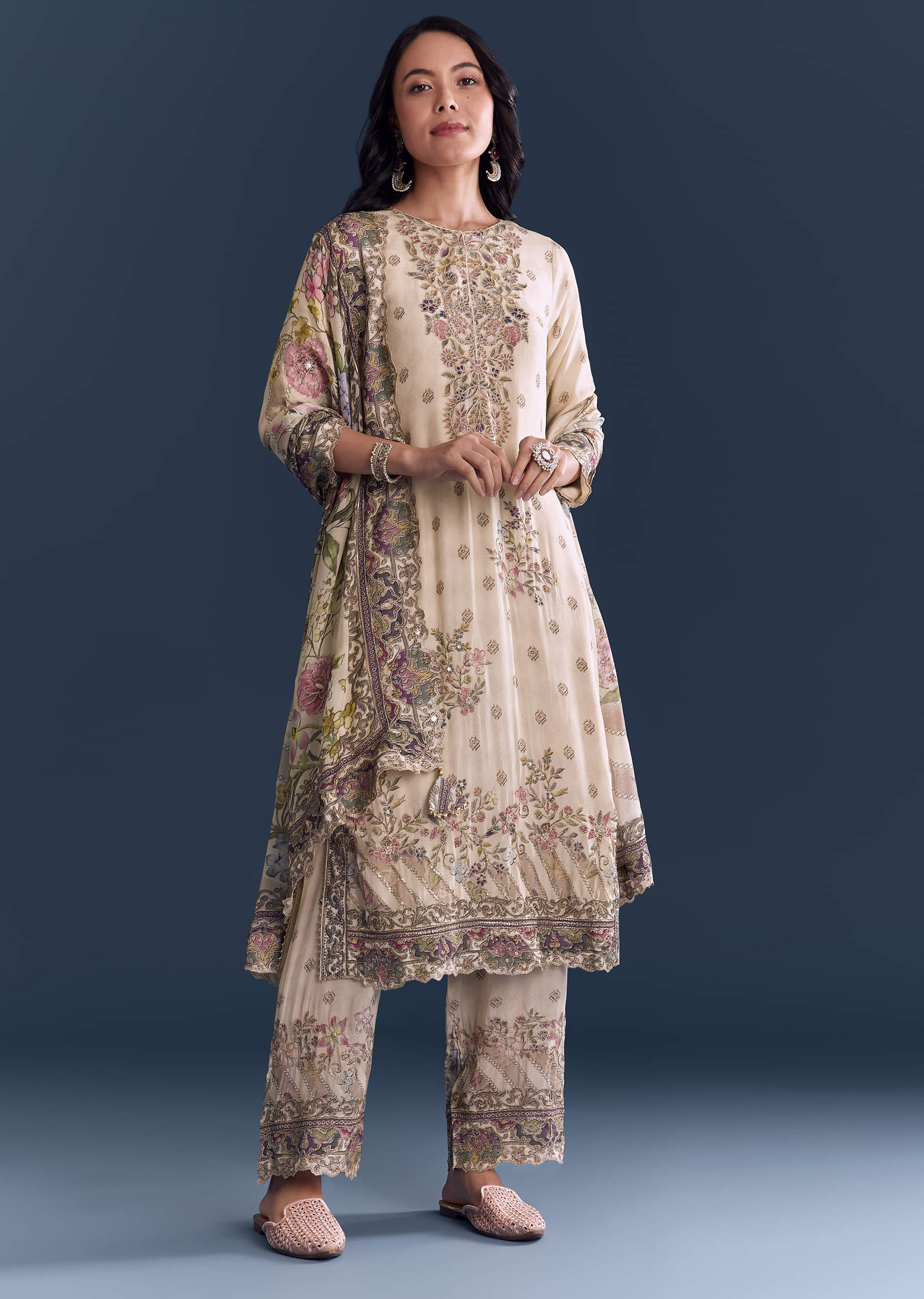 Cream Crepe Kurta Set With Indie Print And Floral Print Dupatta - Image 3