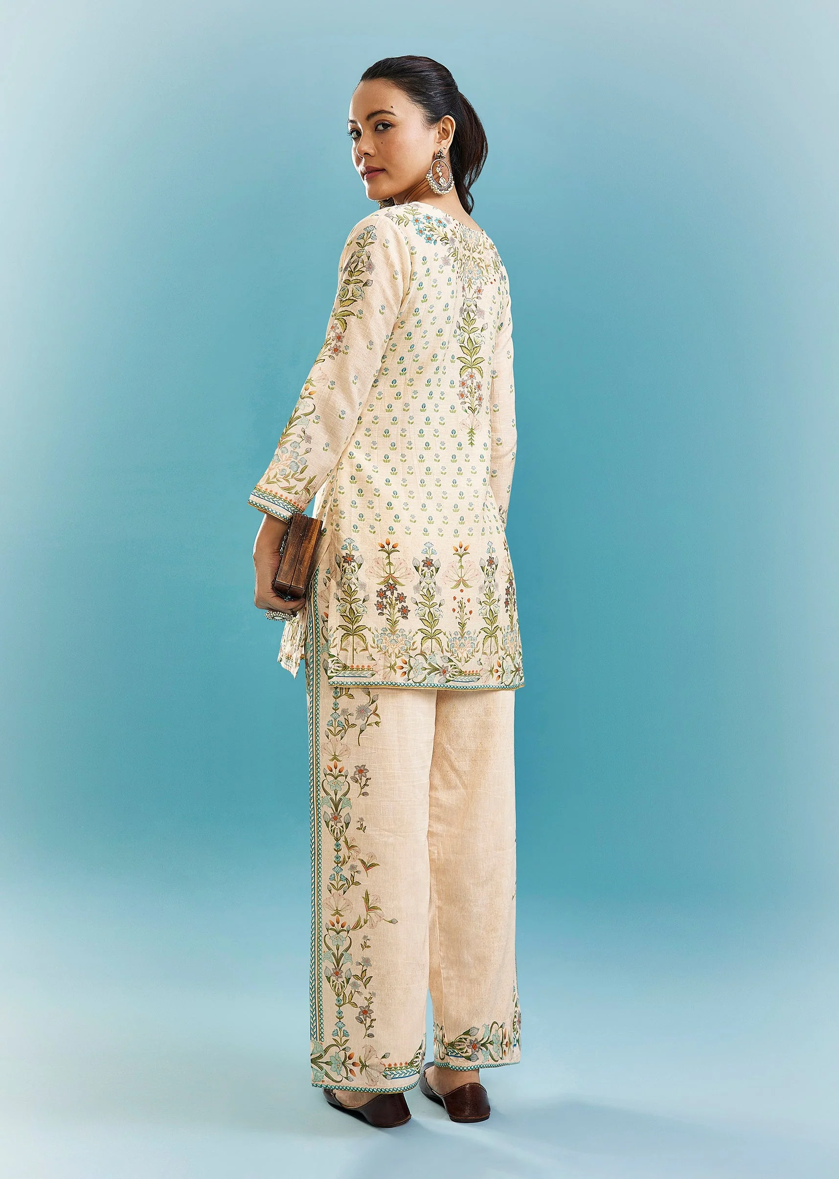 Cream Floral Co-ord Set With Cut Dana And Sequins Work - Image 5