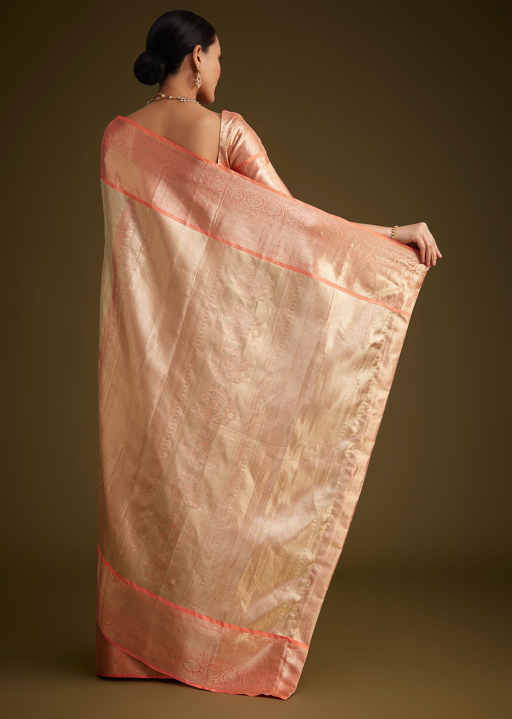 Cream Kanjivaram Silk Saree With Contrast Border And Pallu - Image 7