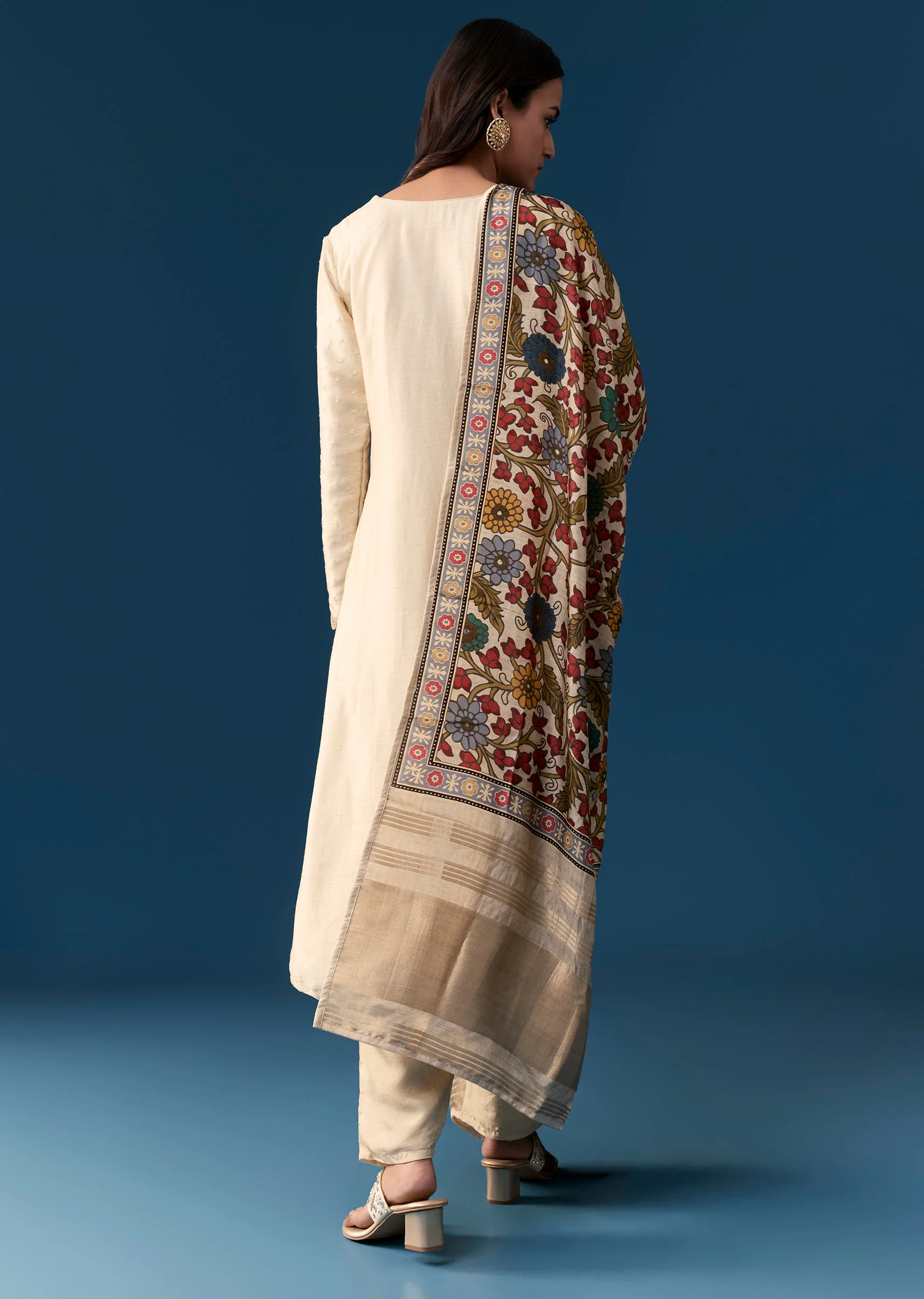 Cream Kurta Set With Resham And Moti Work - Image 5