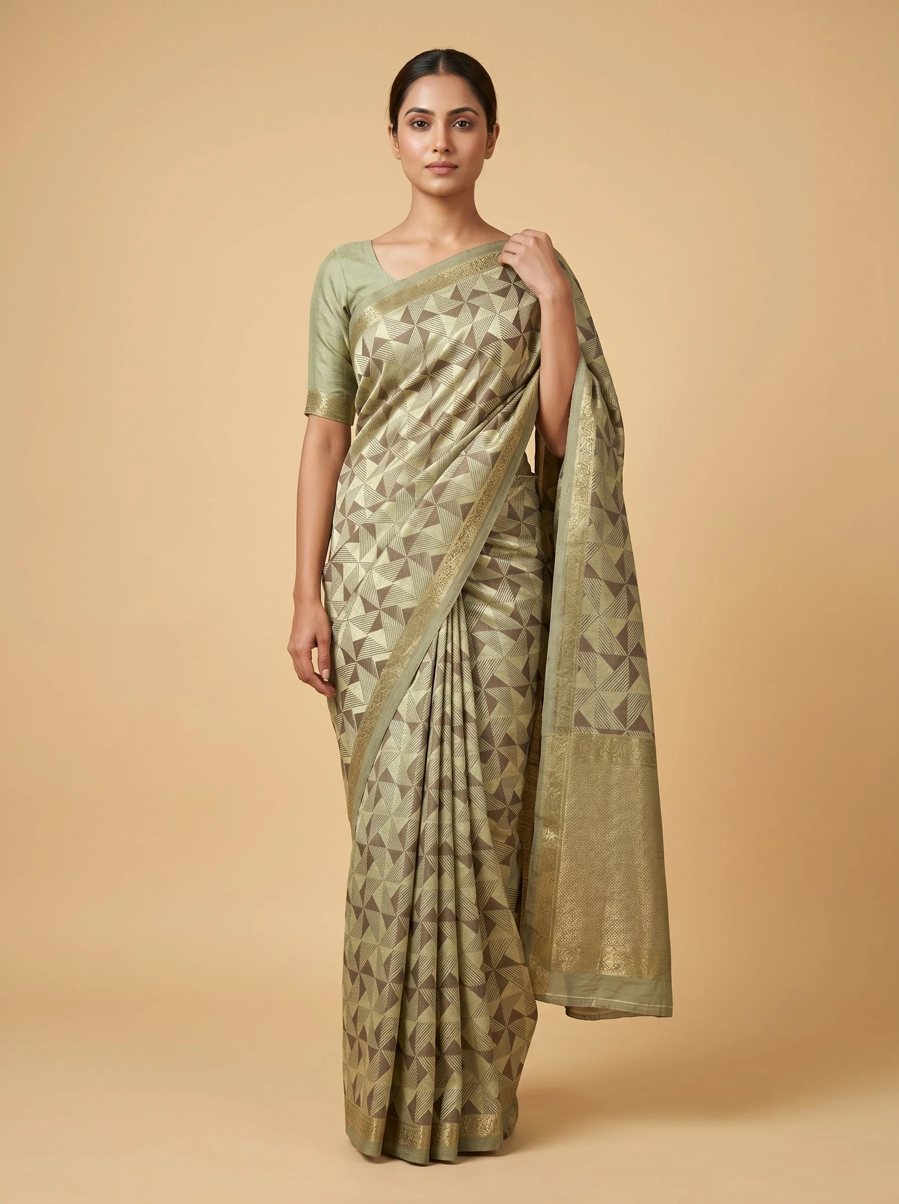 Dark Grey Smoky Texture Handloom Saree