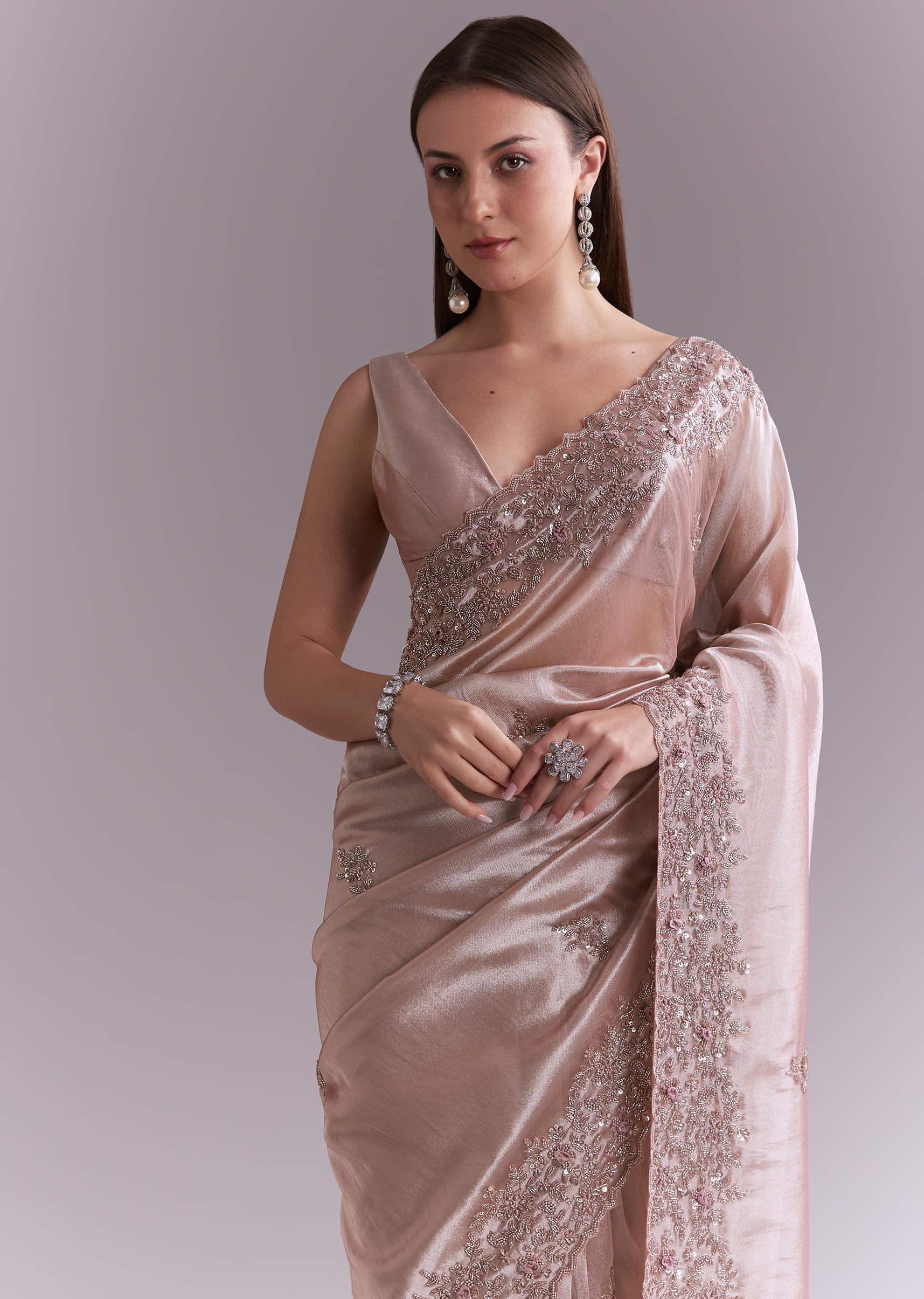 Dusty Pink Tissue Saree With Floral Butti Embroidery - Image 3