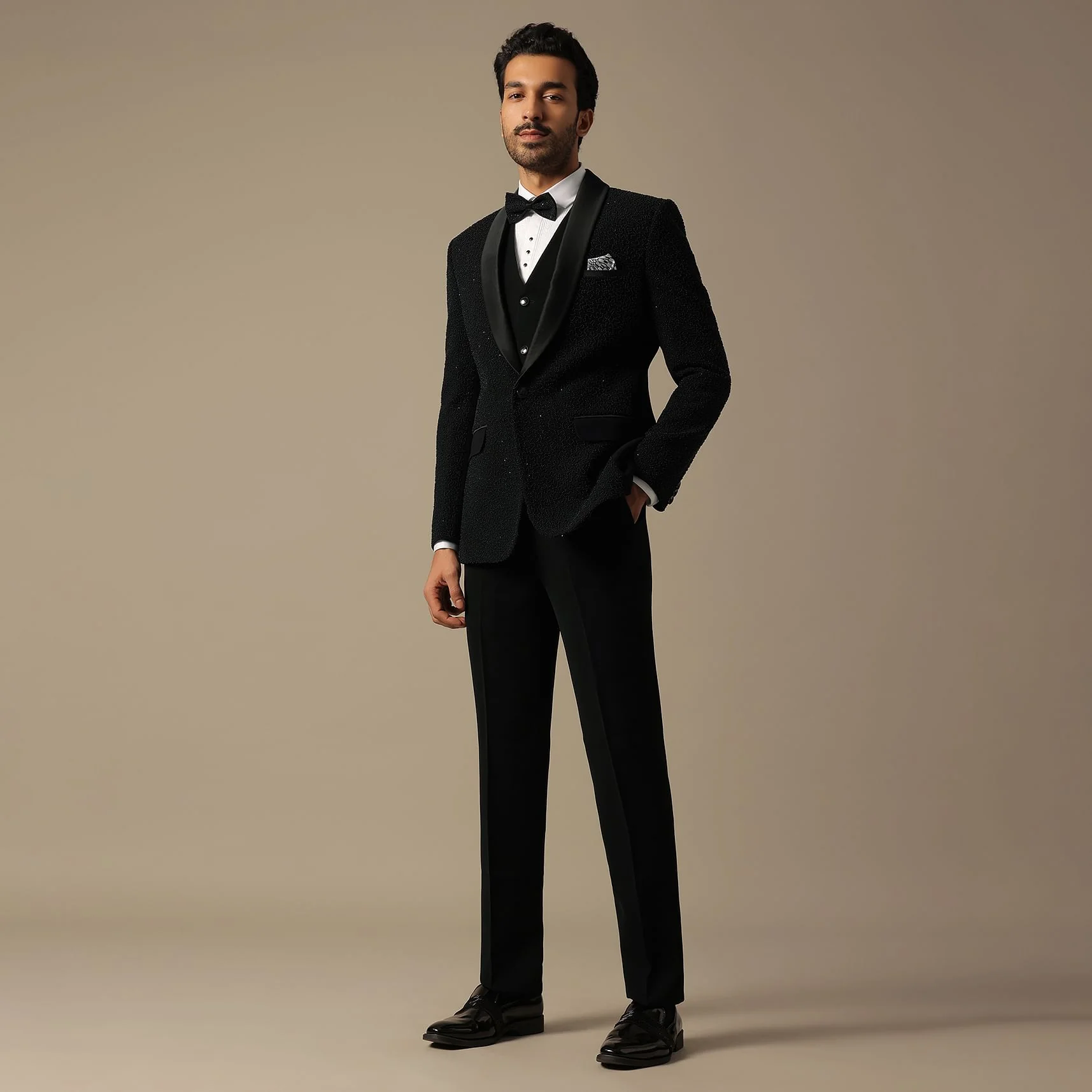 Elegant Tuxedo For Grooms - Image 5