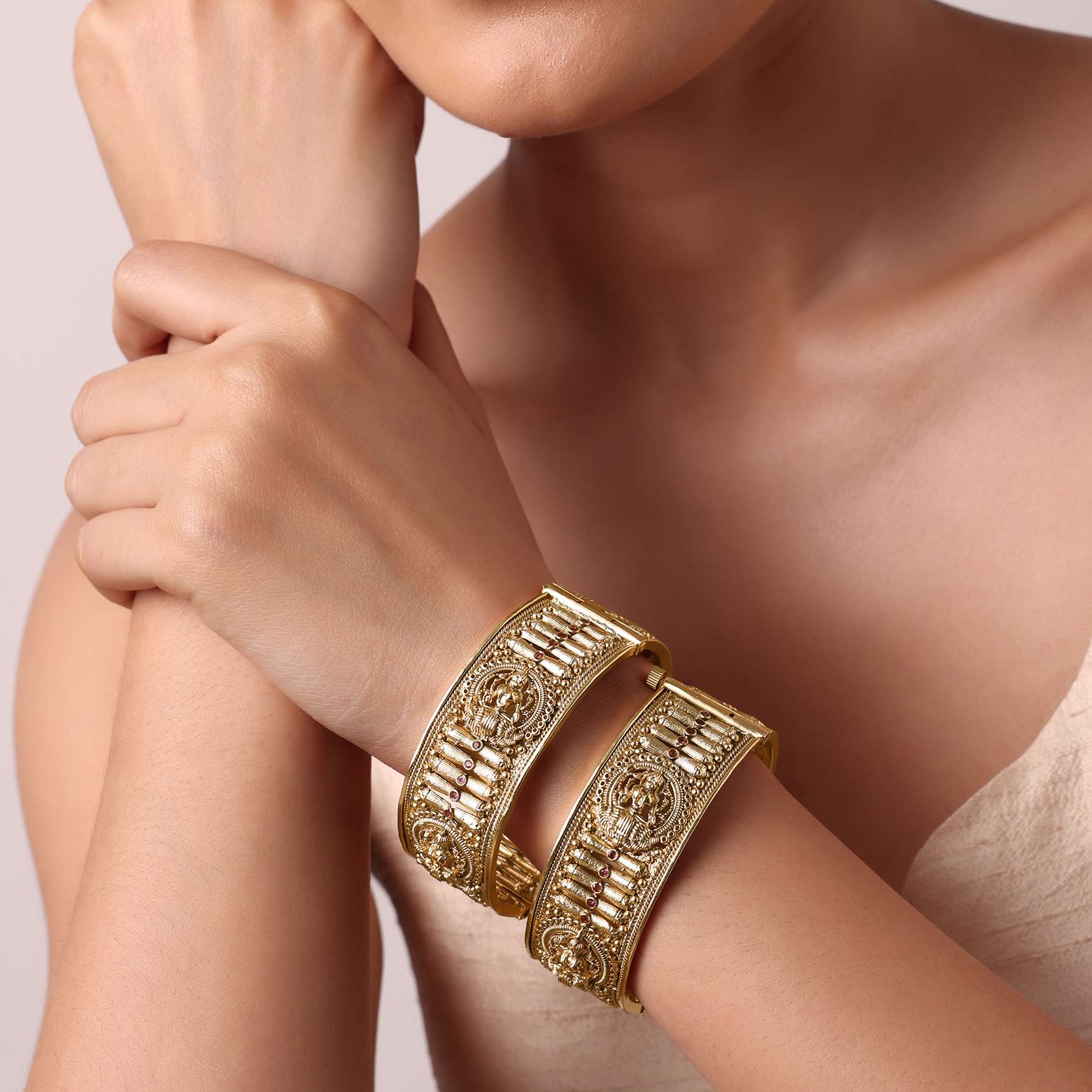 Gold Cutwork Temple Bangle With Kundan (Set of 2) - Image 5