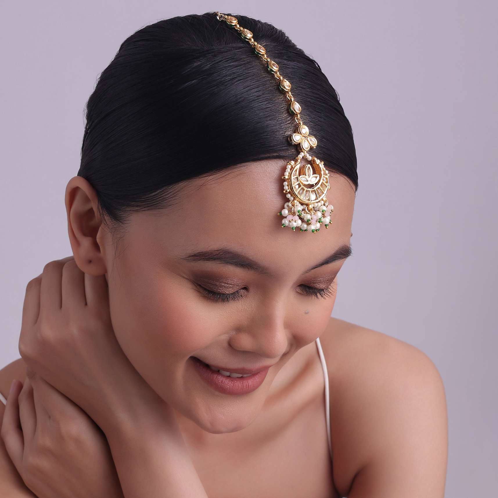 Gold Finish Kundan Mangtikka With Dangling Pearls - Image 2