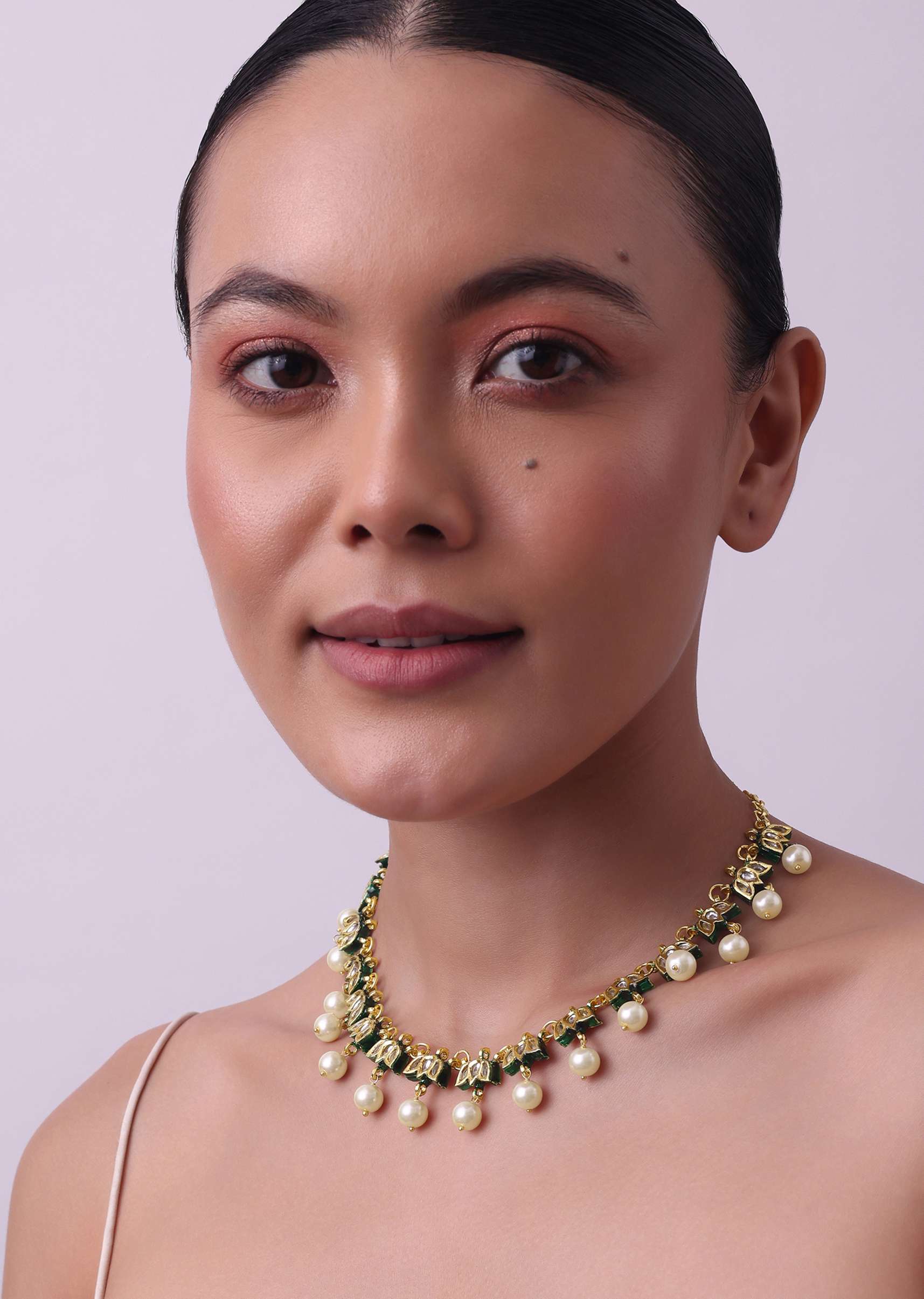 Gold Finish Kundan Necklace With Pearls - Image 3
