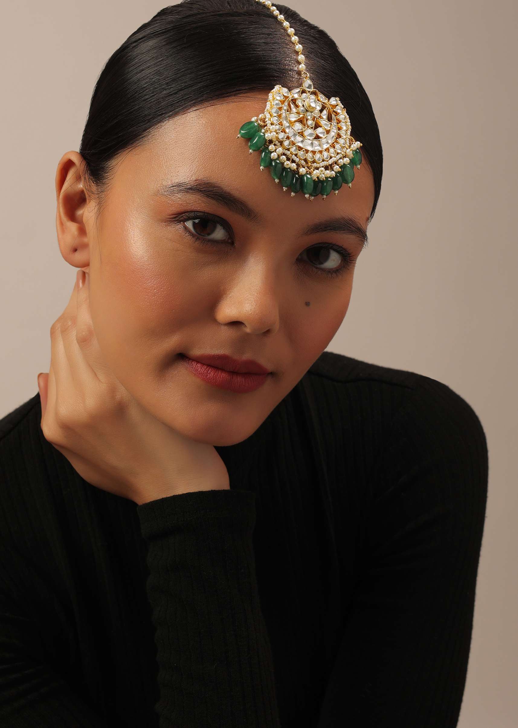 Gold Finish Kundan Polki Choker Set With Green Drops - Image 4