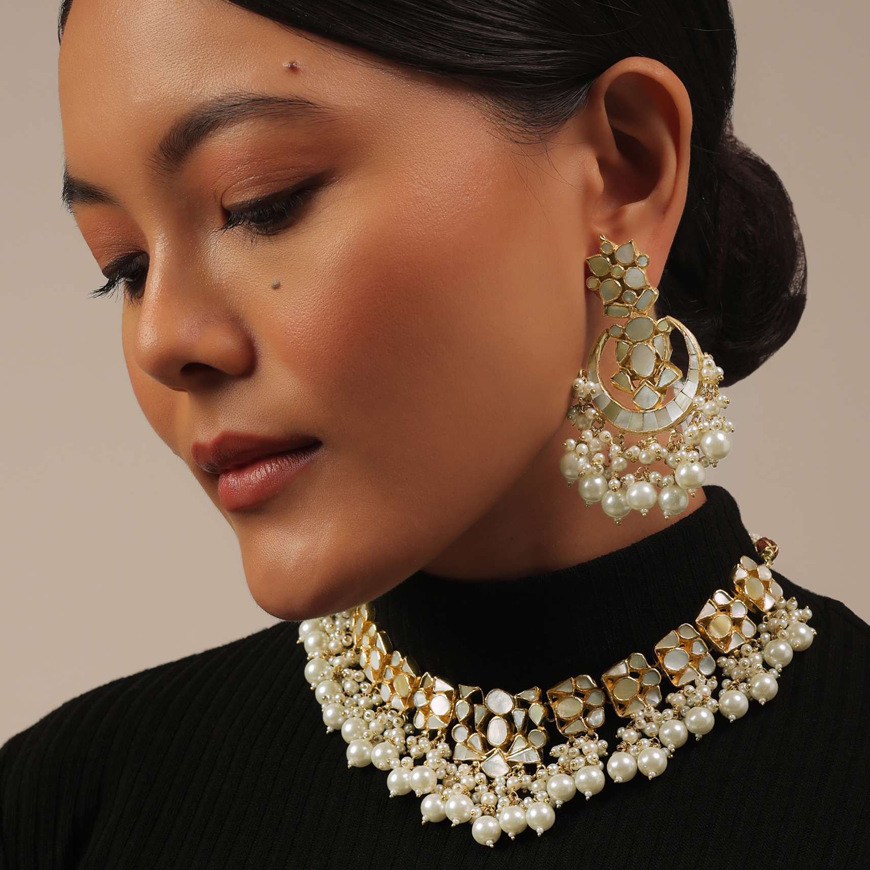 Gold Finish Kundan Polki White Choker Set With Pearls - Image 2