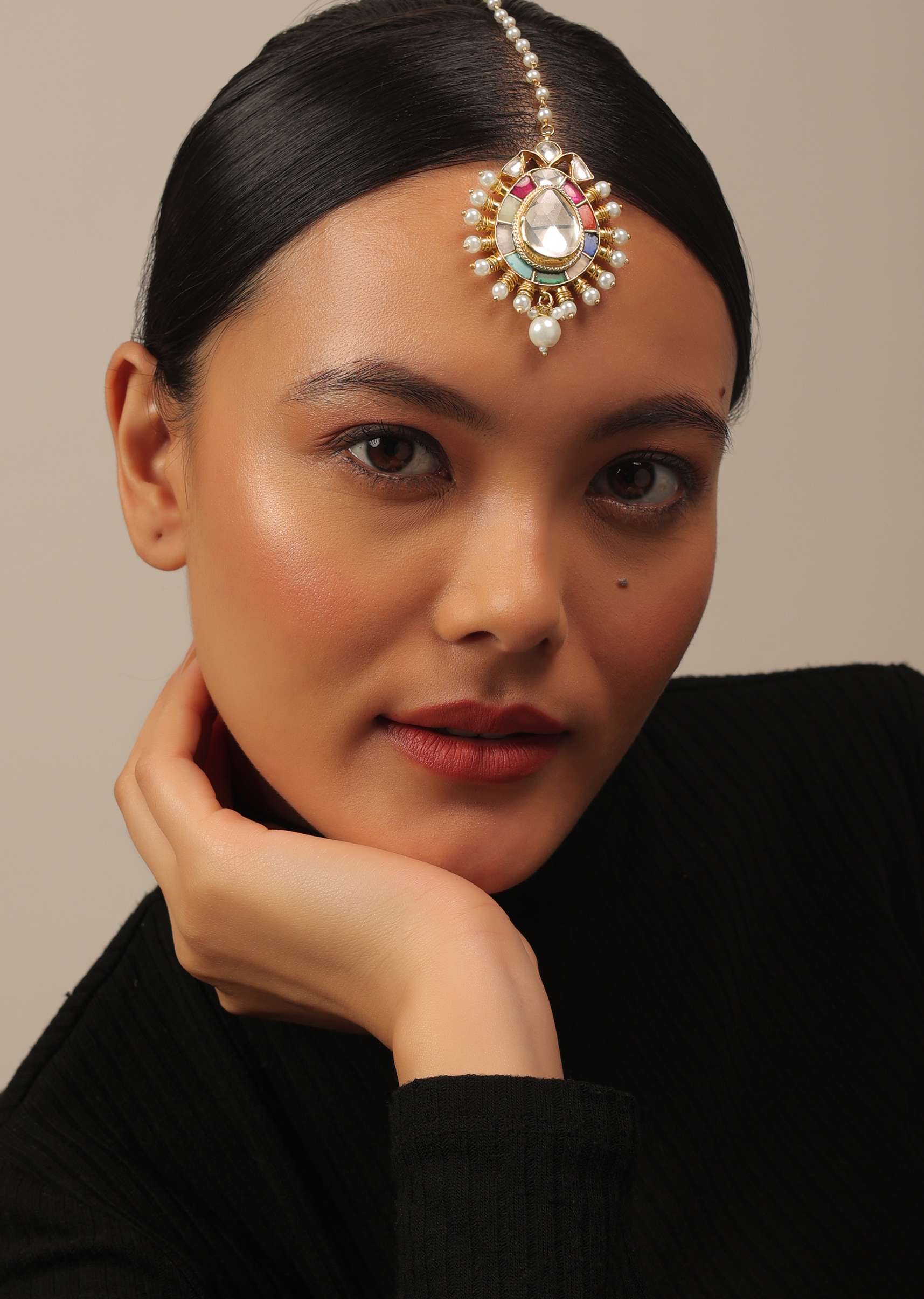 Gold Finish Navratna Kundan Polki Choker Set - Image 4