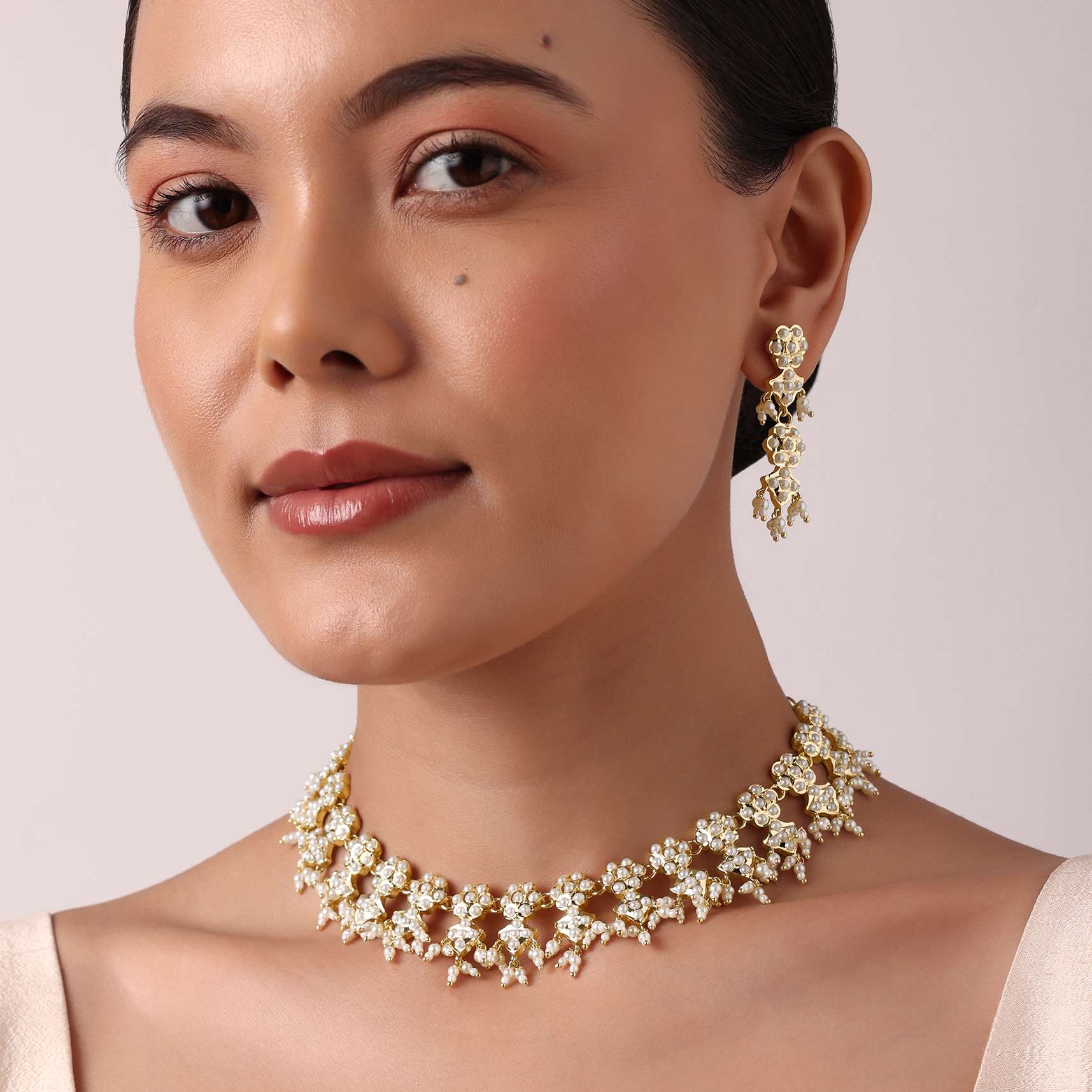 Gold Tone Kundan Choker Necklace Set With Beads - Image 7