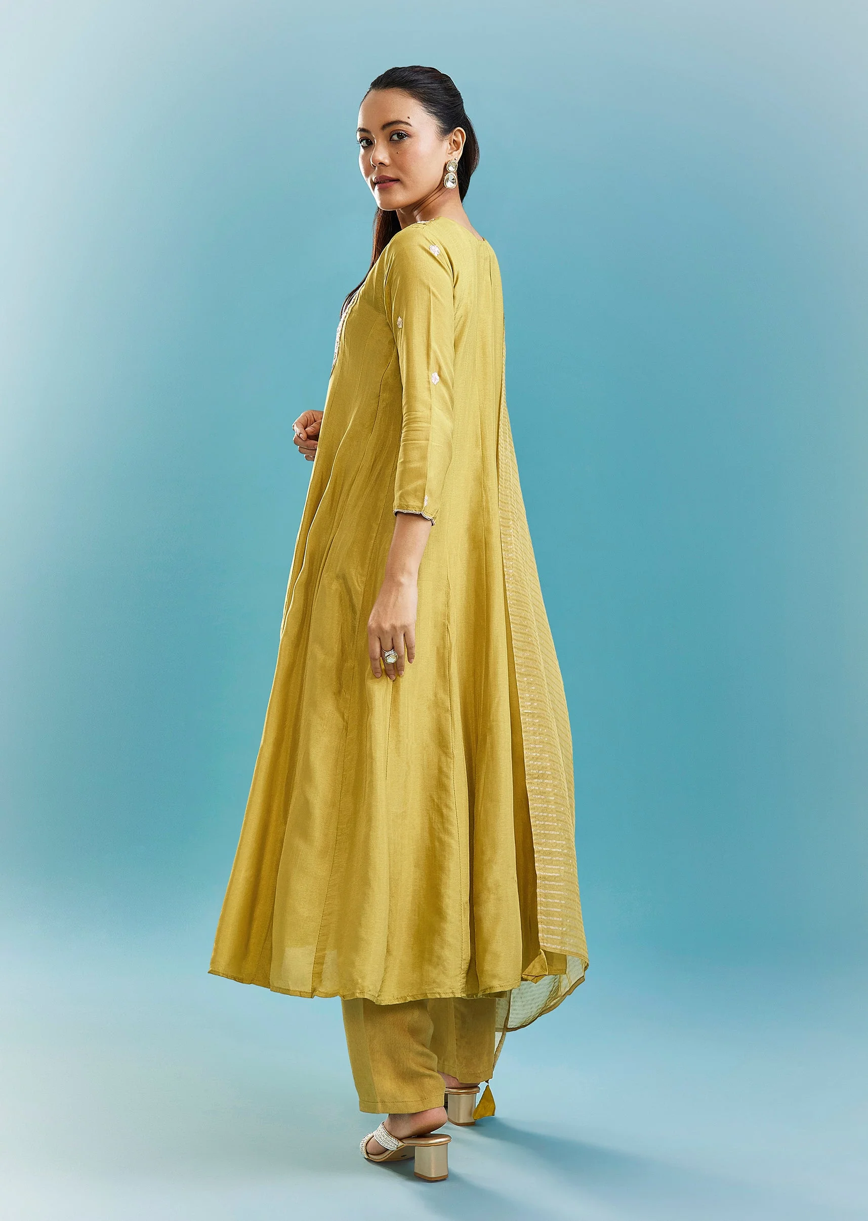 Green Anarkali Set With Sequins And Resham Work - Image 5