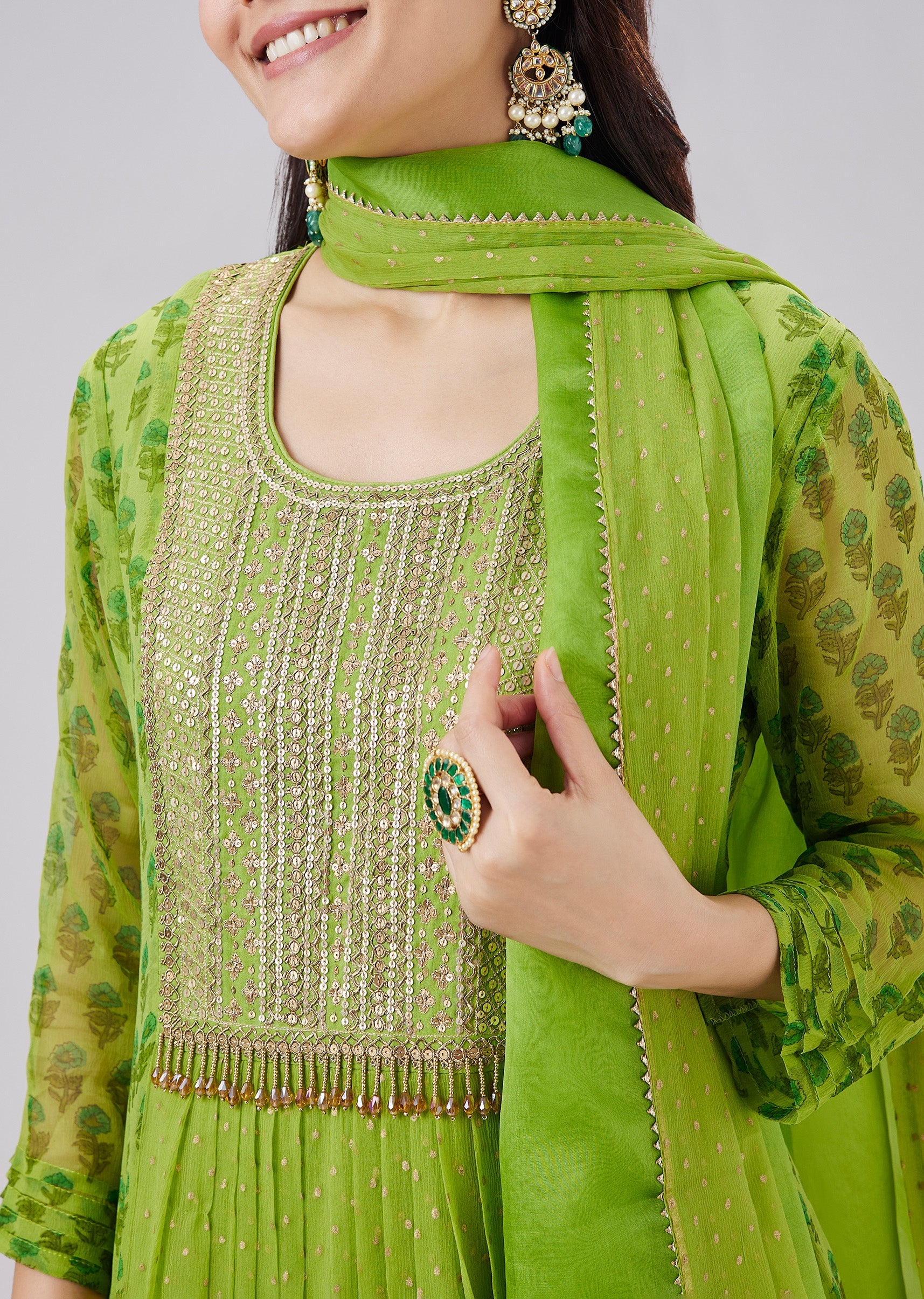 Green Banarasi Bandhani Silk Kurta Set And Dupatta - Image 2