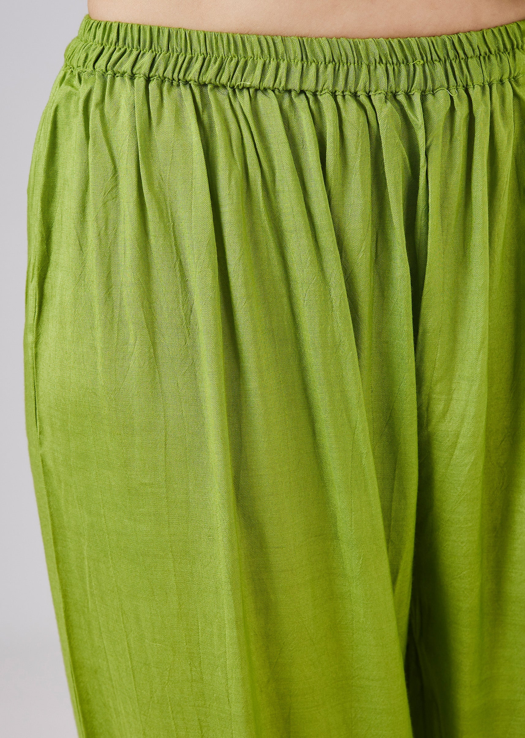 Green Banarasi Bandhani Silk Kurta Set And Dupatta - Image 6