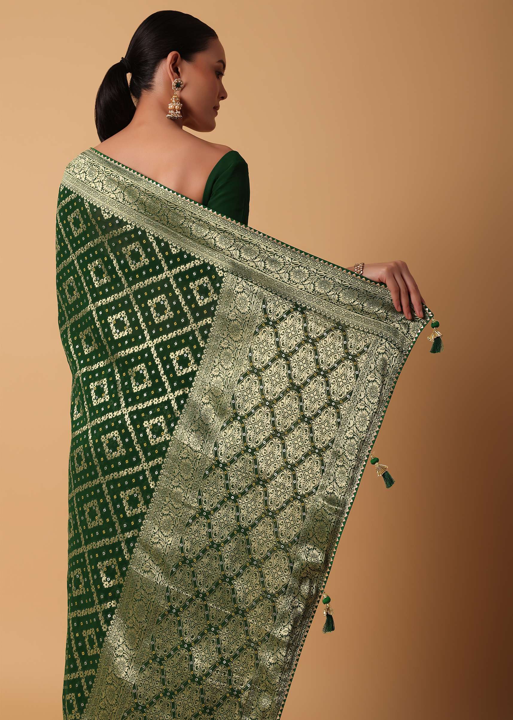 Green Banarasi Georgette Saree With Zari Bandhani Weave And Unstitched Blouse Piece - Image 6