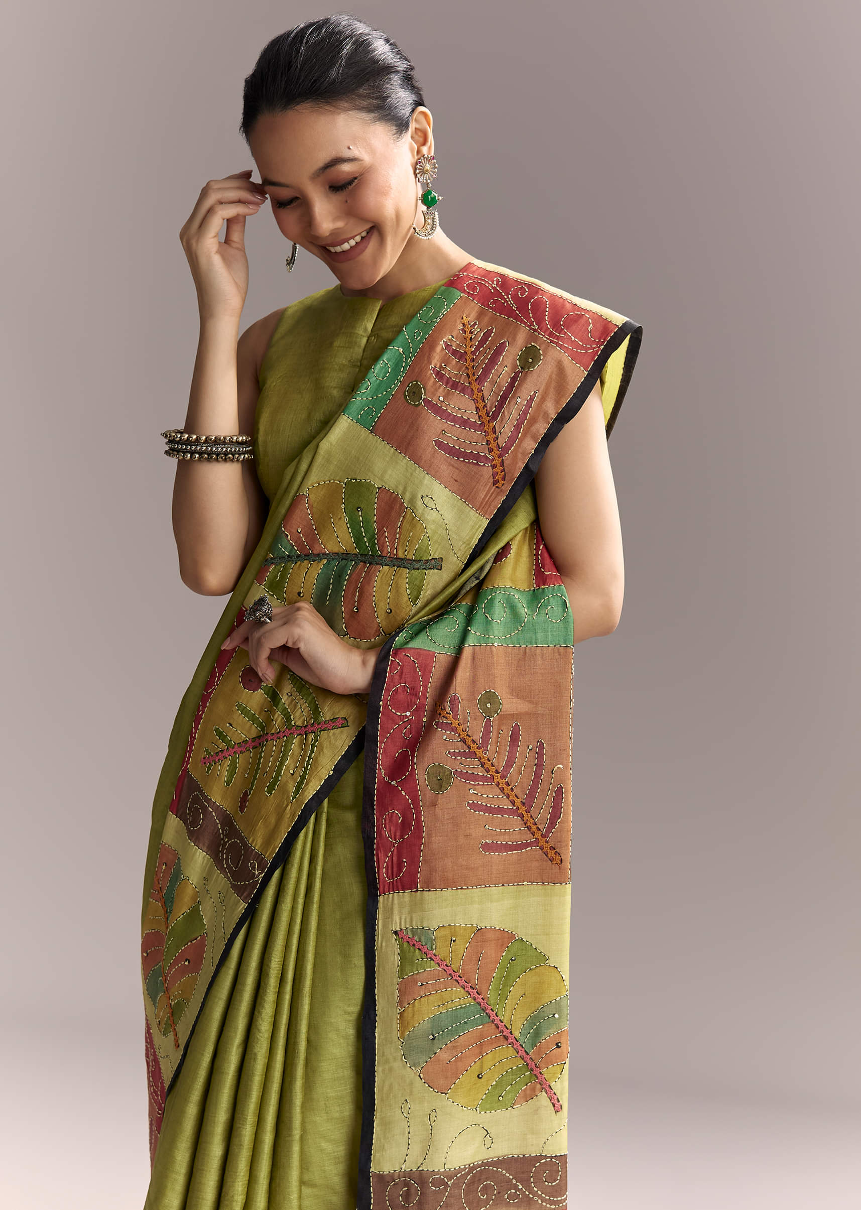 Green Cotton Authentic Hand Painted Saree With Contrast Border - Image 5