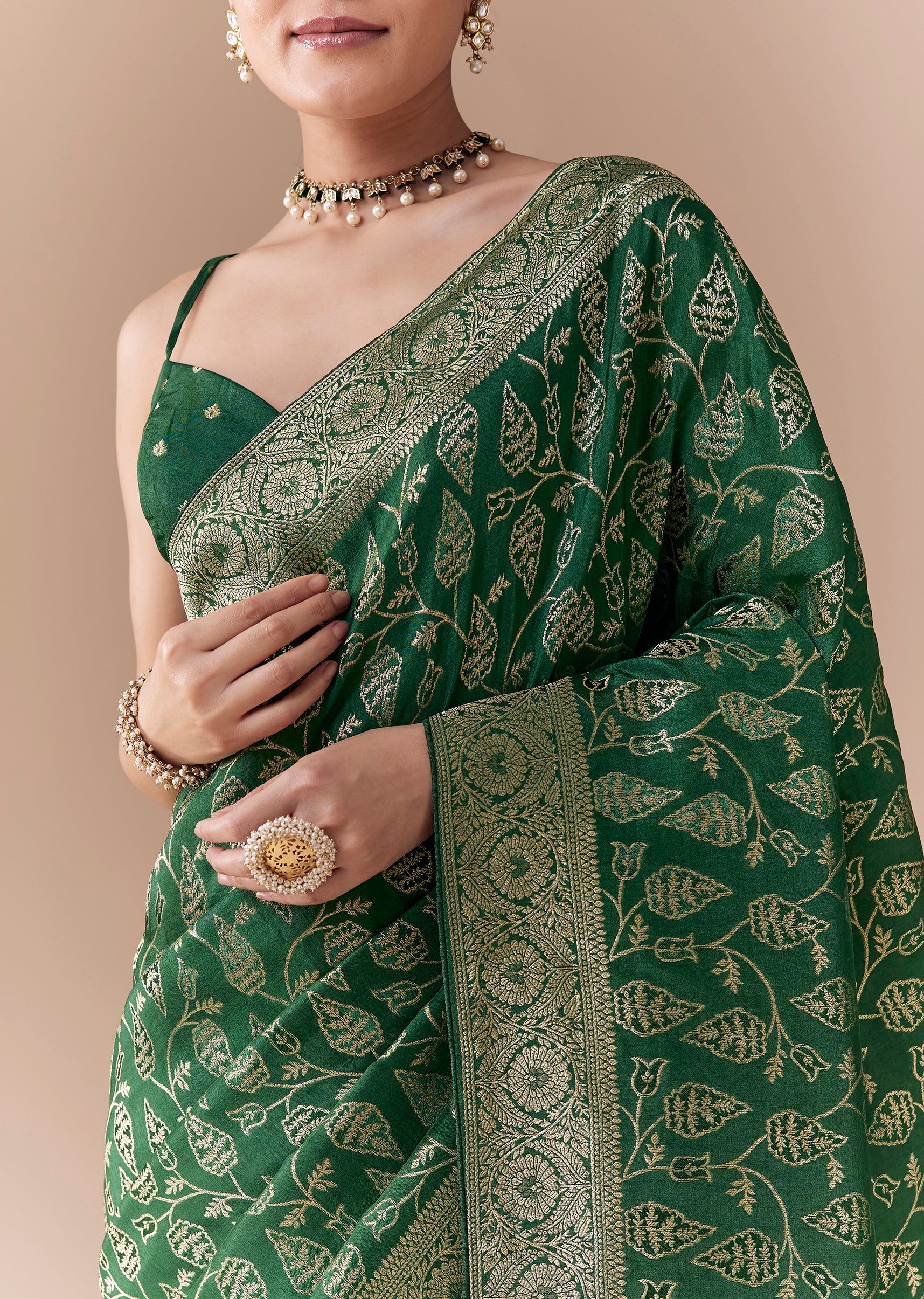 Green Dola Silk Woven Saree with Blouse Fabric - Image 2