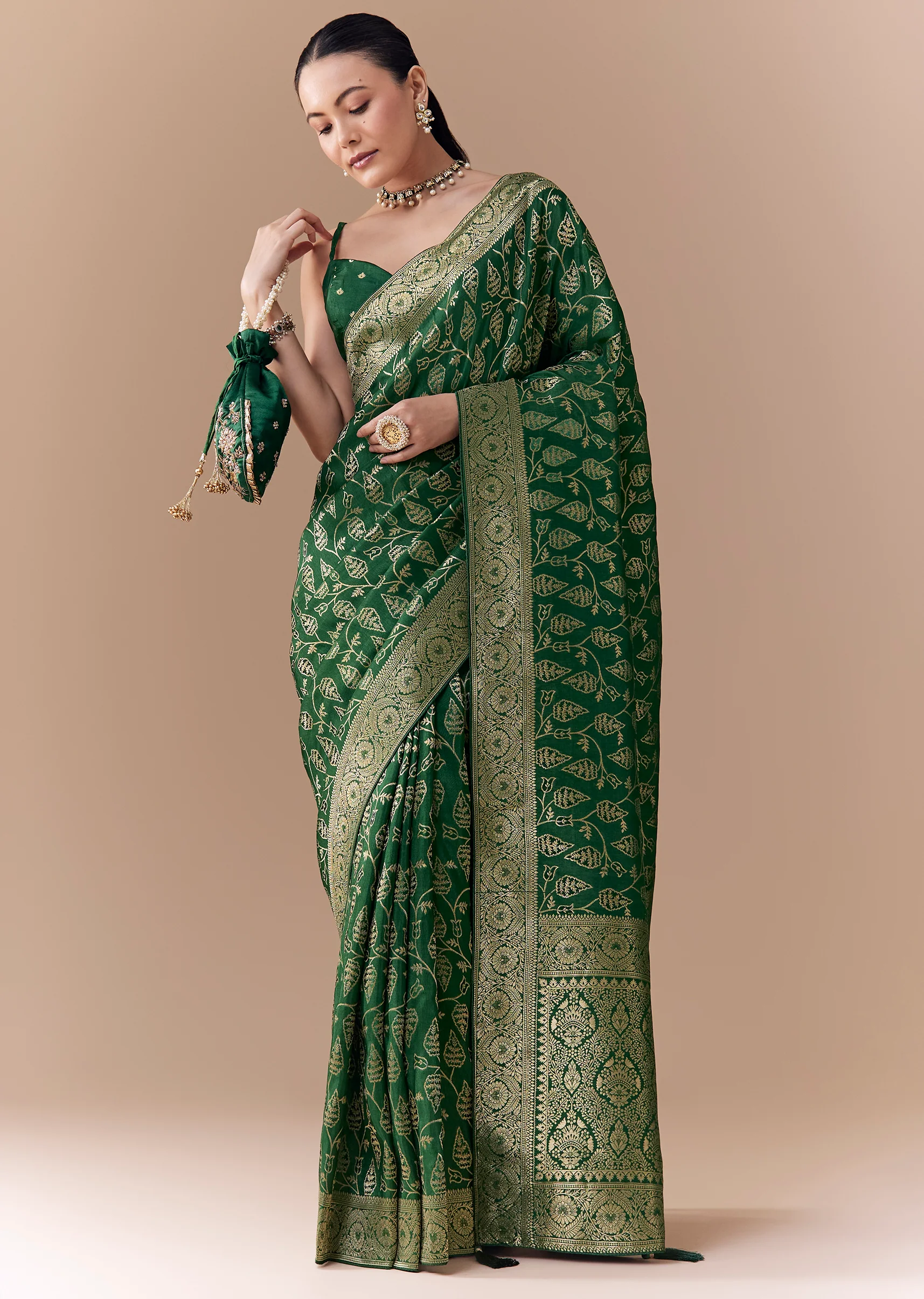 Green Dola Silk Woven Saree with Blouse Fabric - Image 3