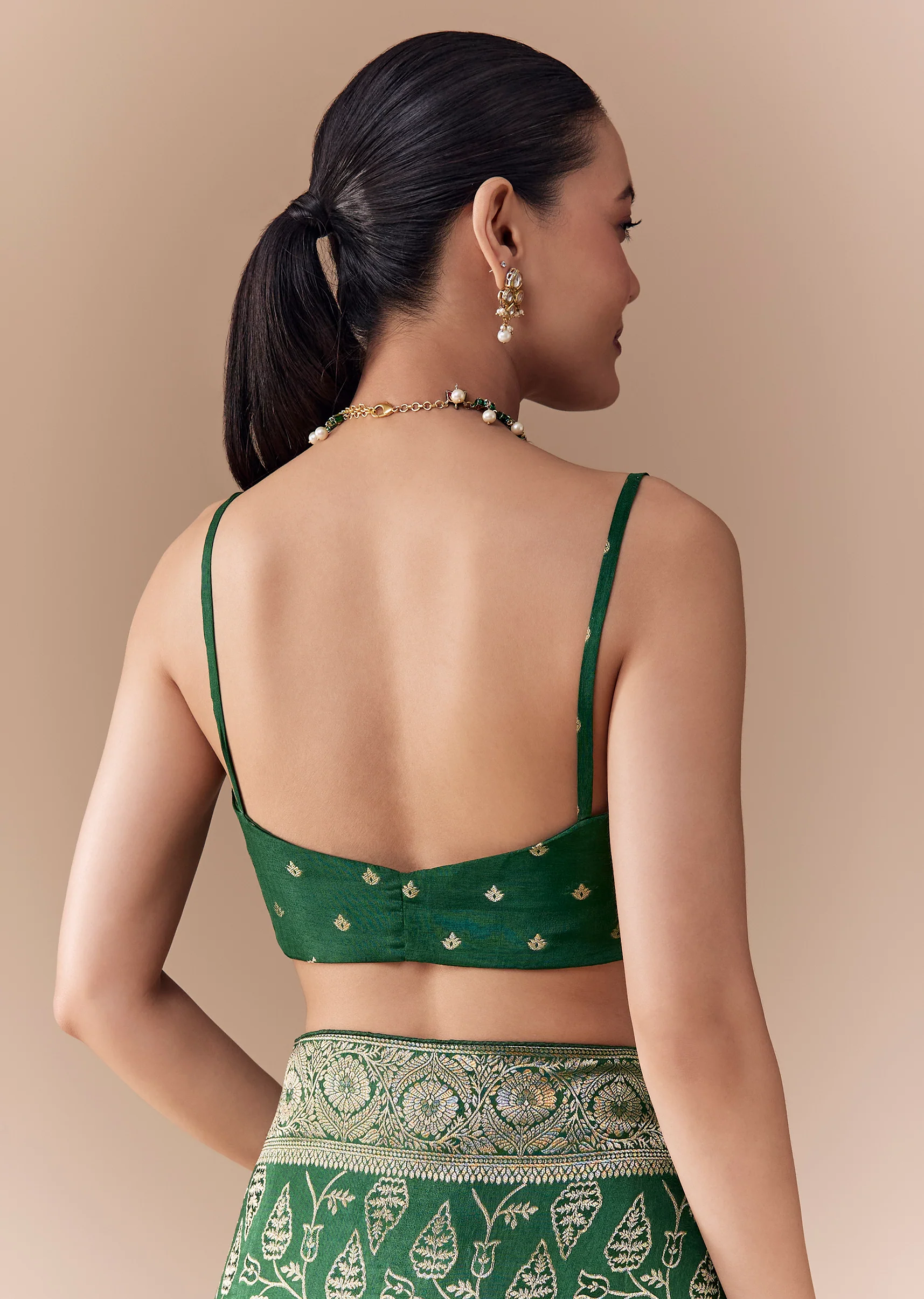 Green Dola Silk Woven Saree with Blouse Fabric - Image 8