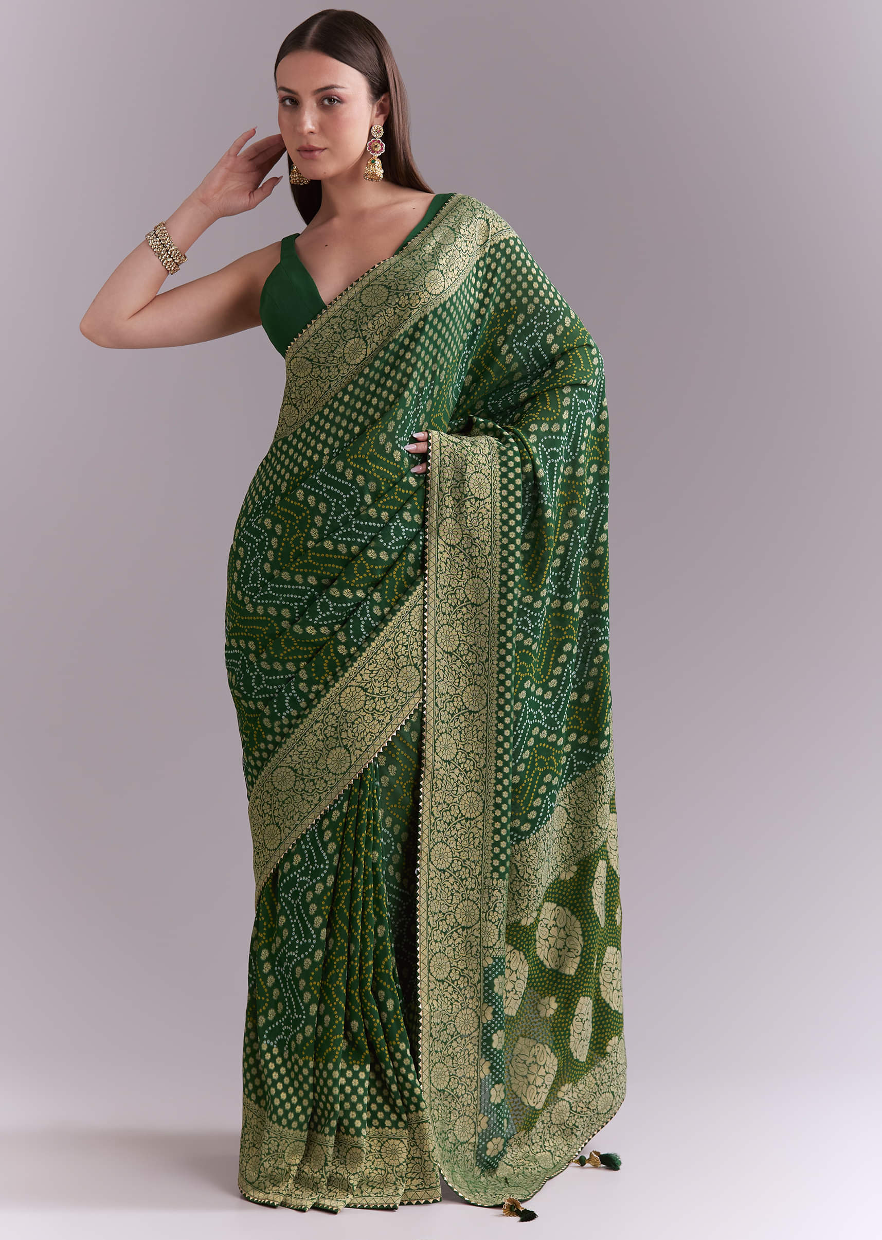 Green Georgette Bandhani Saree With Butti And Floral Border - Image 3