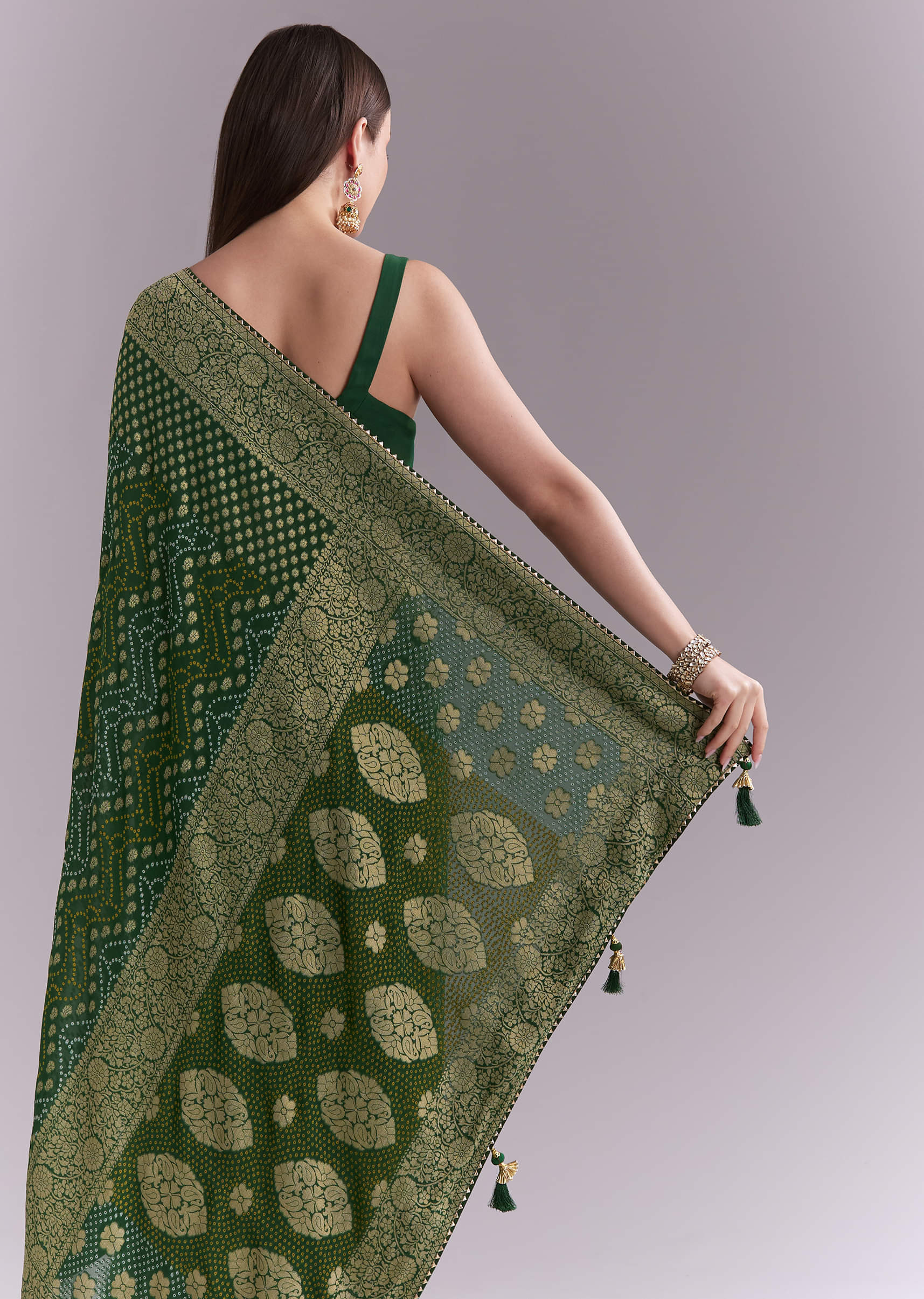 Green Georgette Bandhani Saree With Butti And Floral Border - Image 6