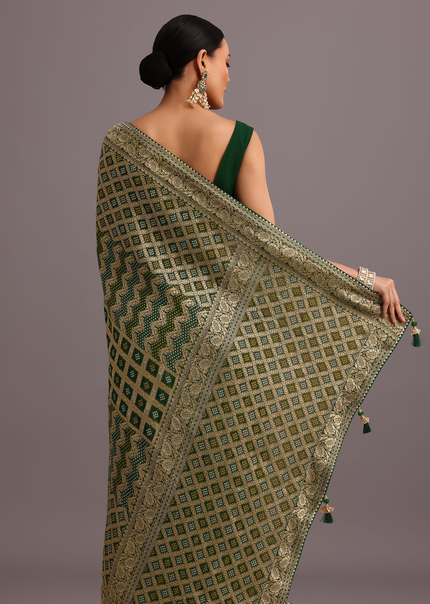 Green Khaddi Georgette Bandhani Saree With Zari Jaal Motif Weave - Image 5
