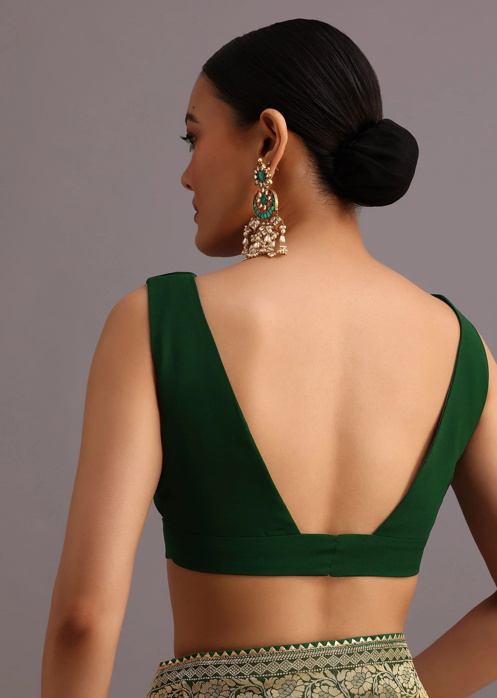 Green Khaddi Georgette Bandhani Saree With Zari Jaal Motif Weave - Image 8