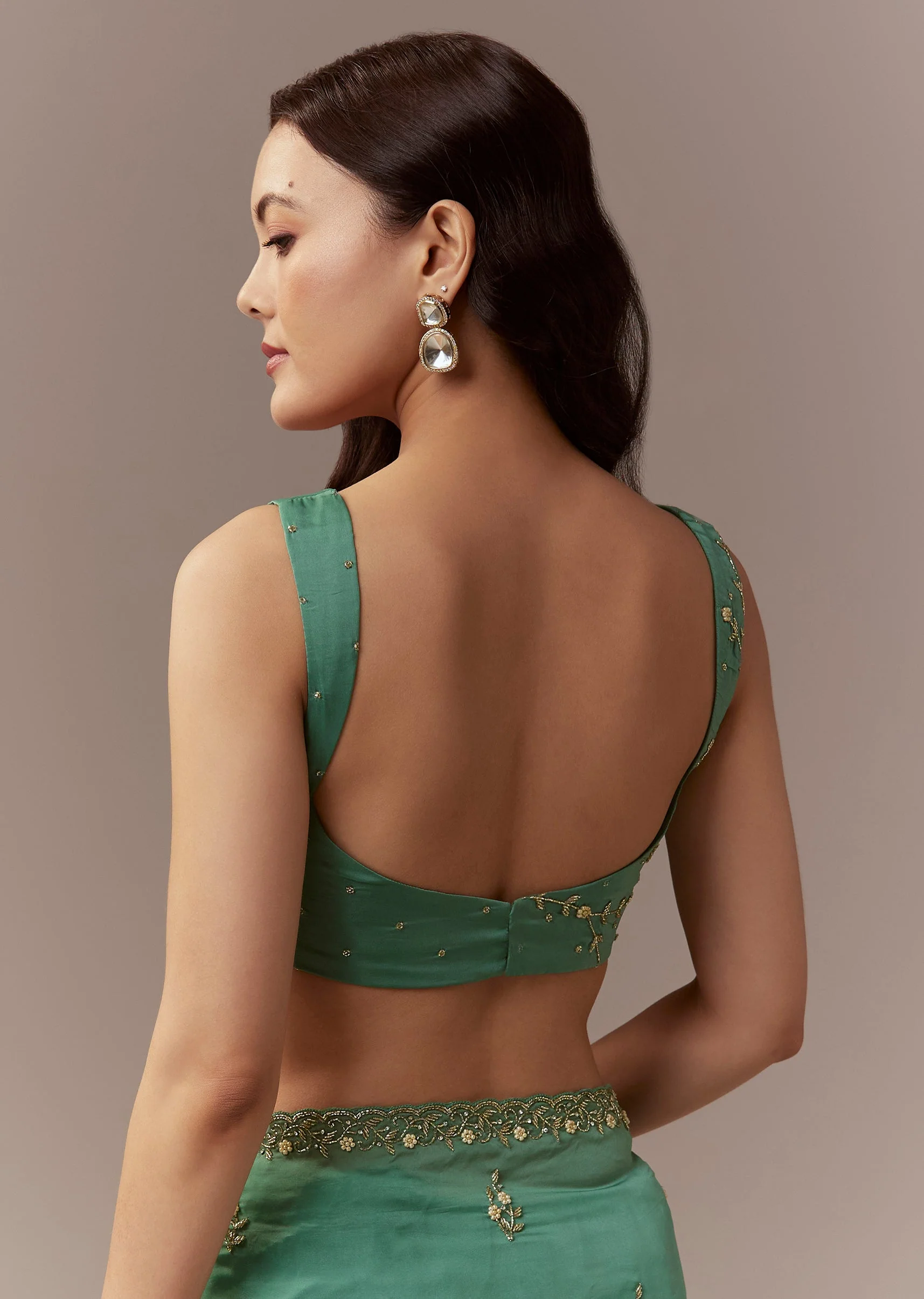 Green Kora Silk Saree With Cutdana Beads And Stone Embroidery - Image 8