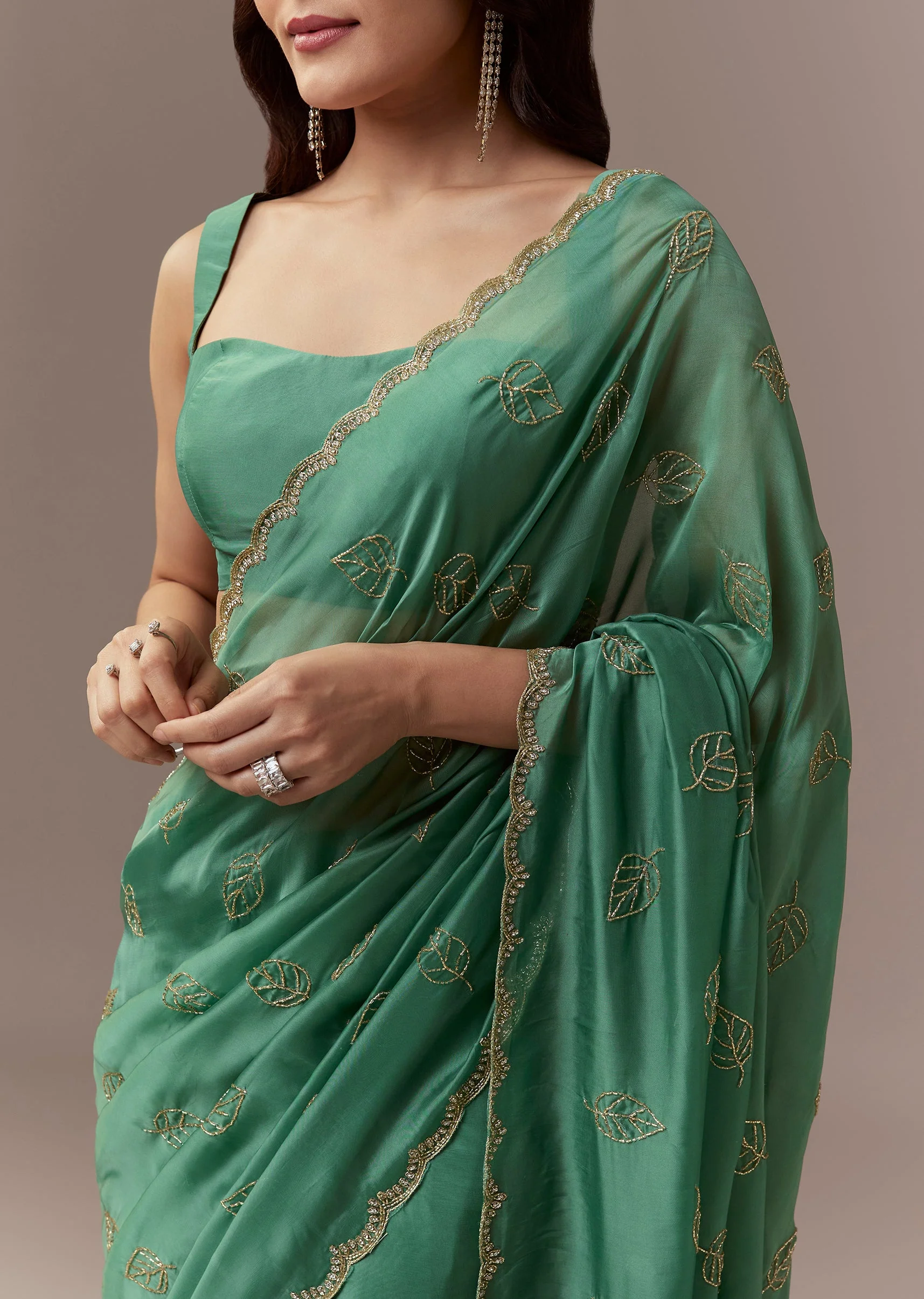 Green Kora Silk Saree With Cutdana Stones And Leaf Motif Embroidery - Image 3
