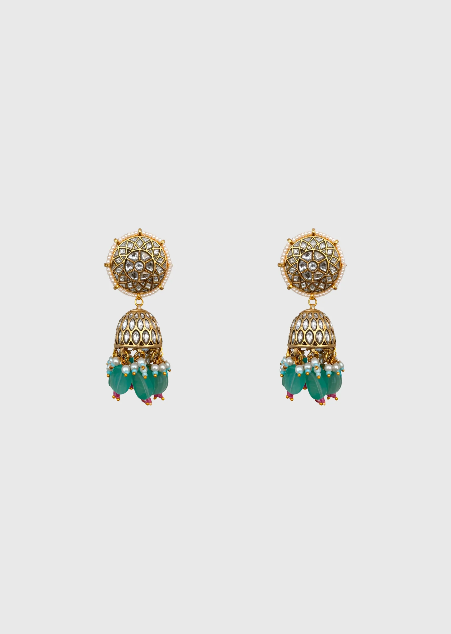 Green Kundan And Mother Of Pearl Necklace Set - Image 3
