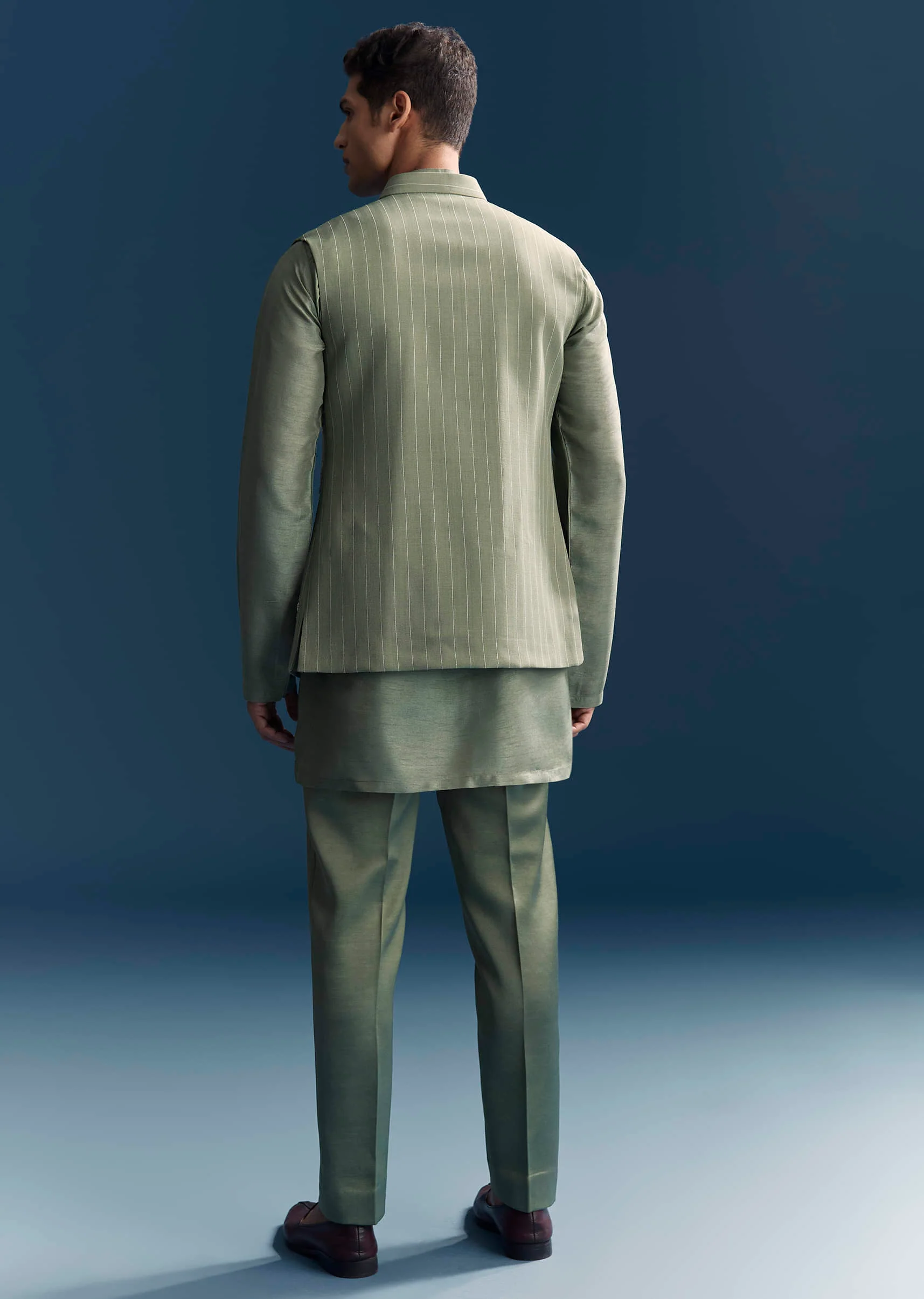 Green Kurta Jacket Set For Men With Hand Embroidery - Image 5