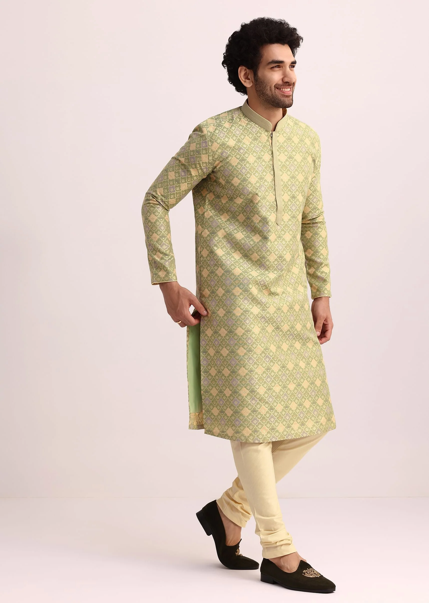 Green Kurta Set With Foil Print - Image 2