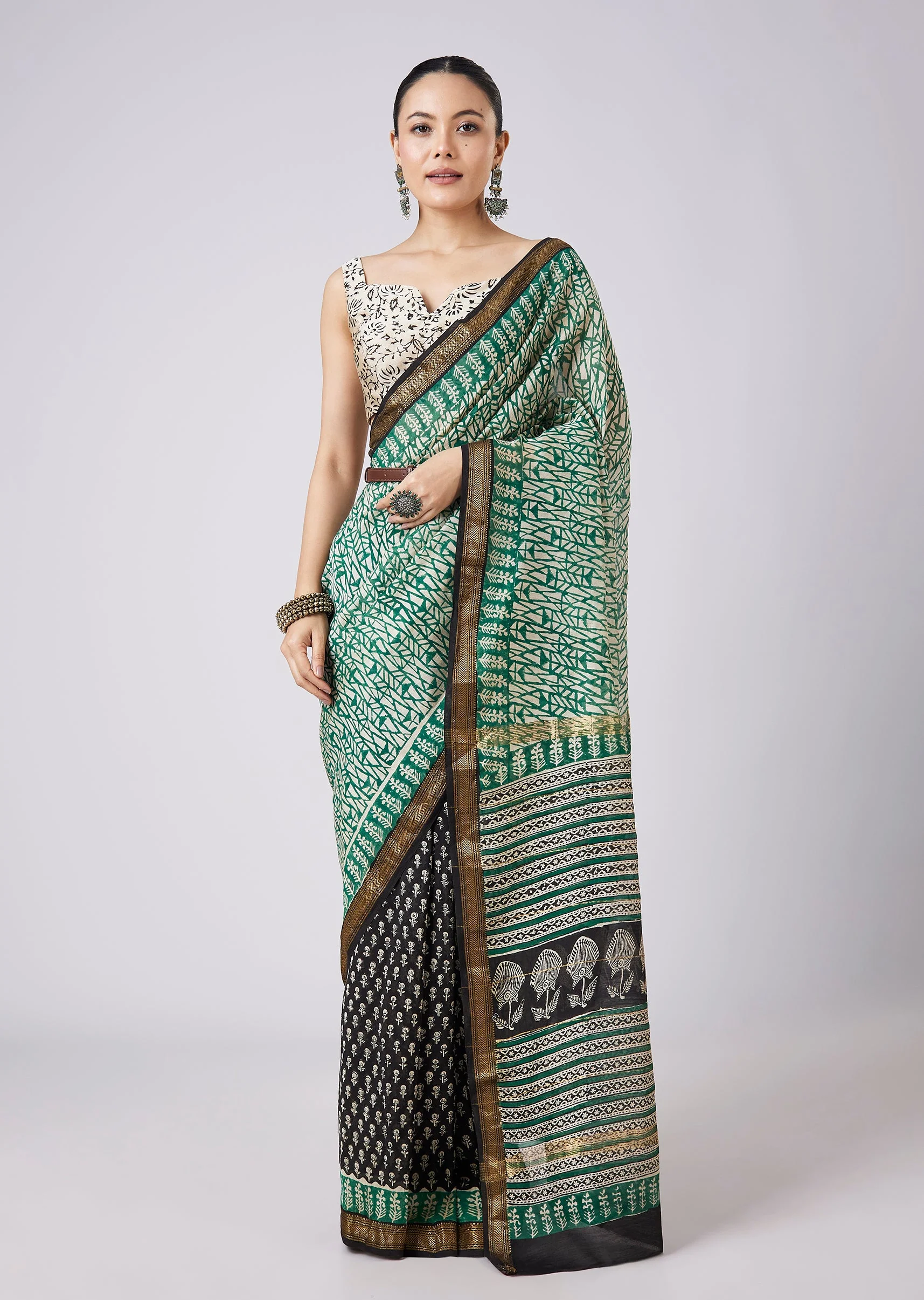 Green Motif Printed Saree with Unstitched Blouse - Image 3