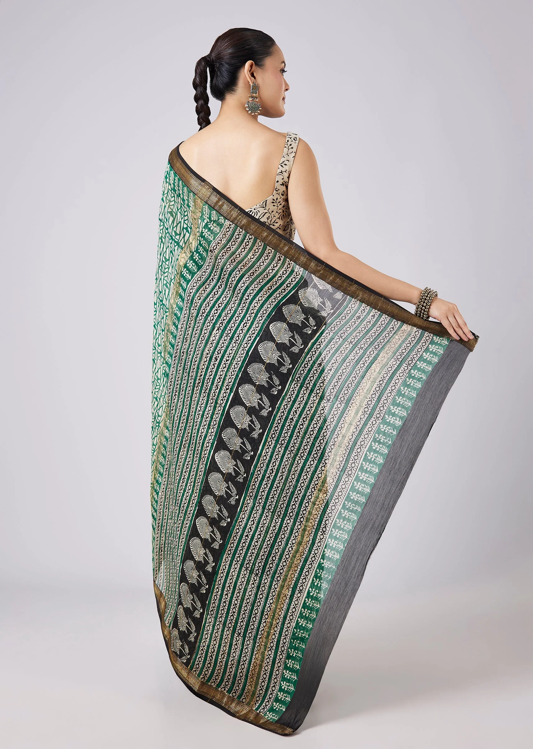 Green Motif Printed Saree with Unstitched Blouse - Image 4