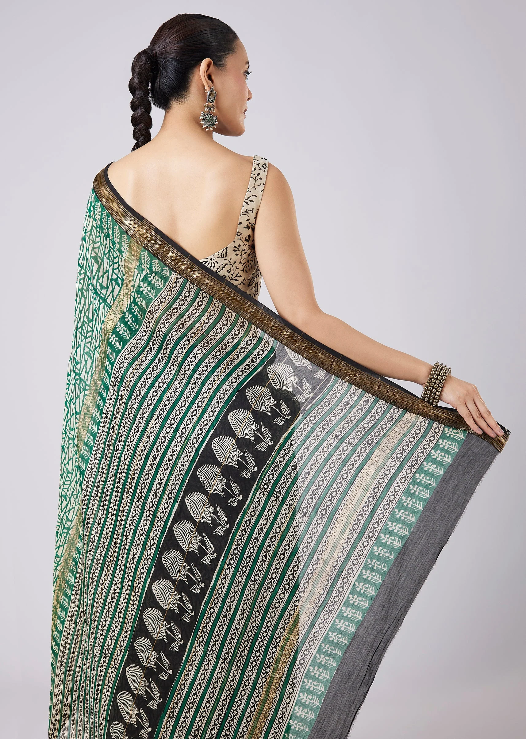 Green Motif Printed Saree with Unstitched Blouse - Image 6