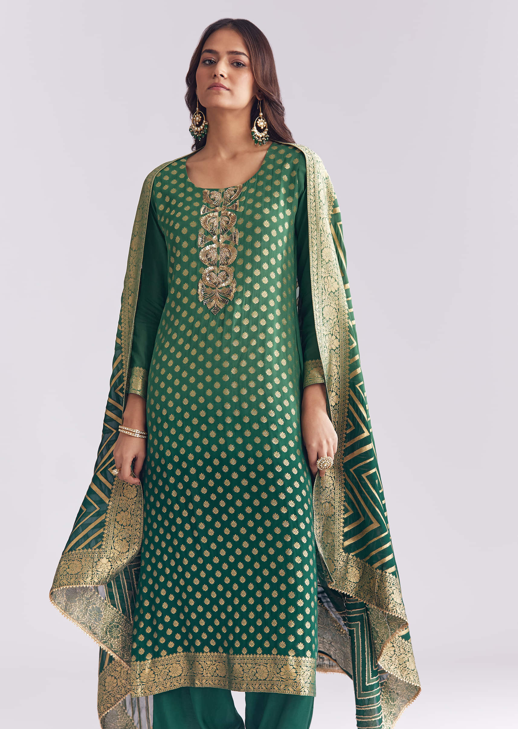 Green Ombre Georgette Kurta Set With Banarasi Weave - Image 4