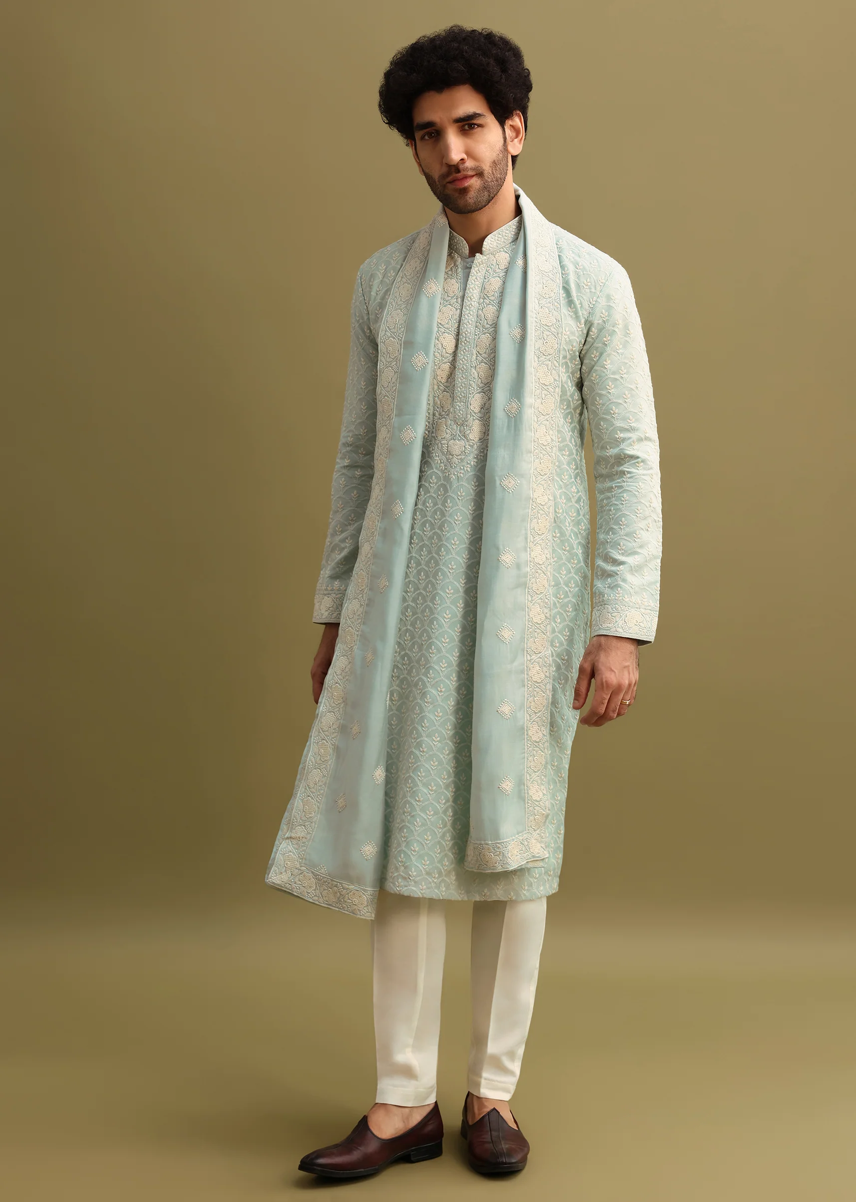 Green Resham Work Kurta Set With Dupatta - Image 2