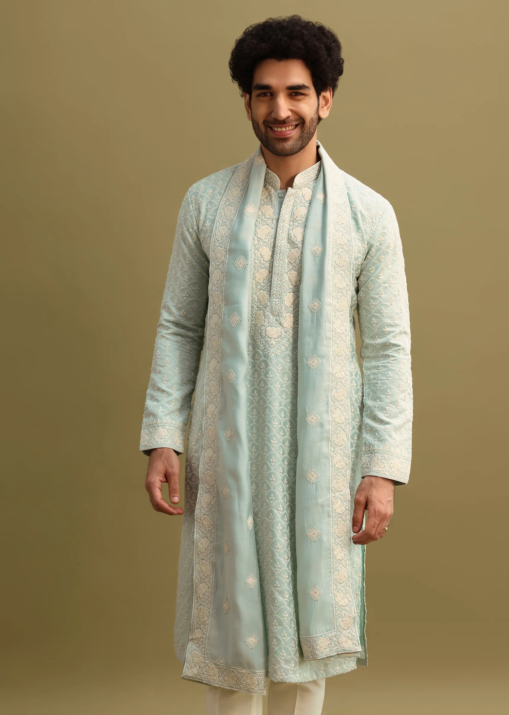Green Resham Work Kurta Set With Dupatta - Image 3
