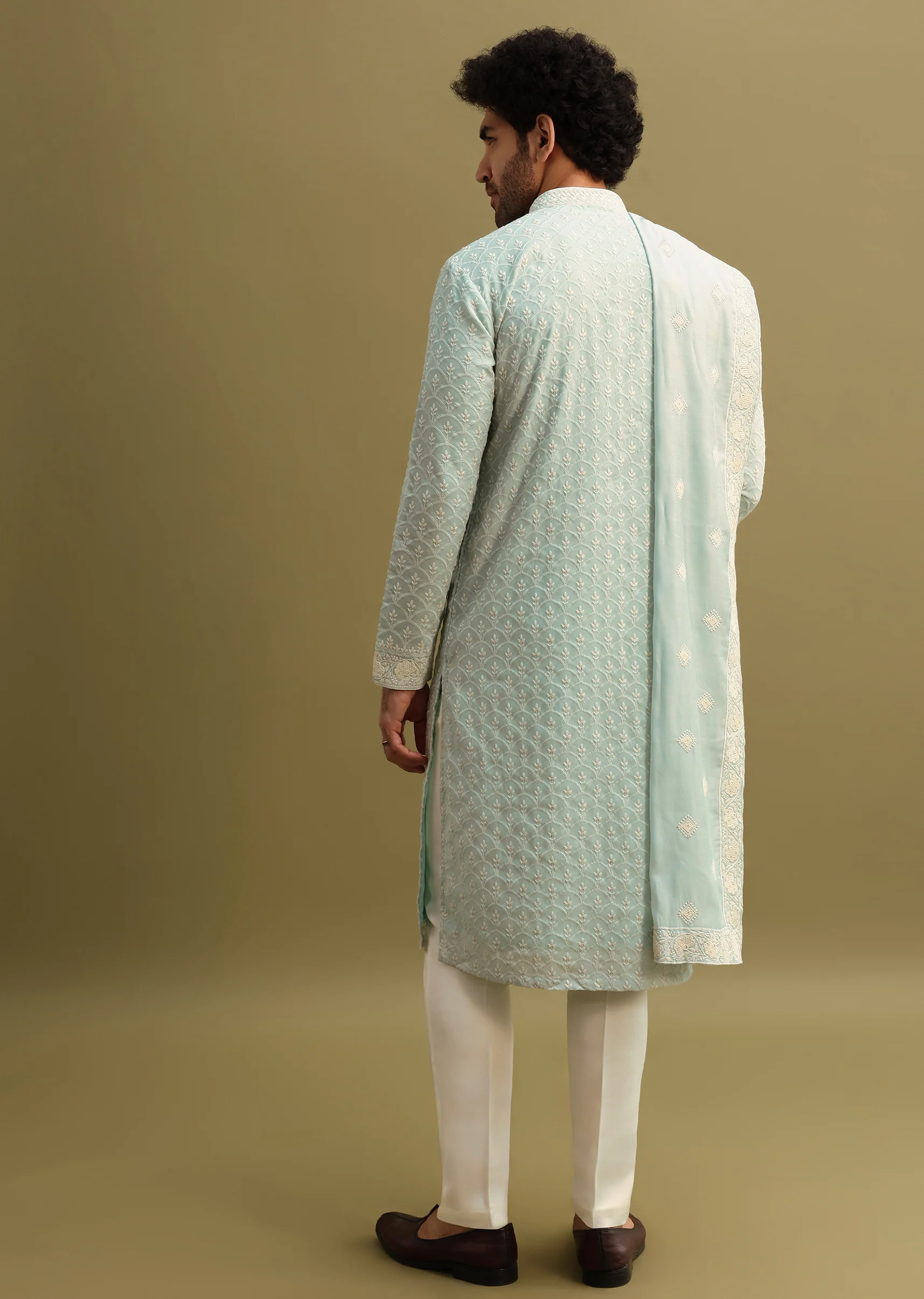 Green Resham Work Kurta Set With Dupatta - Image 5