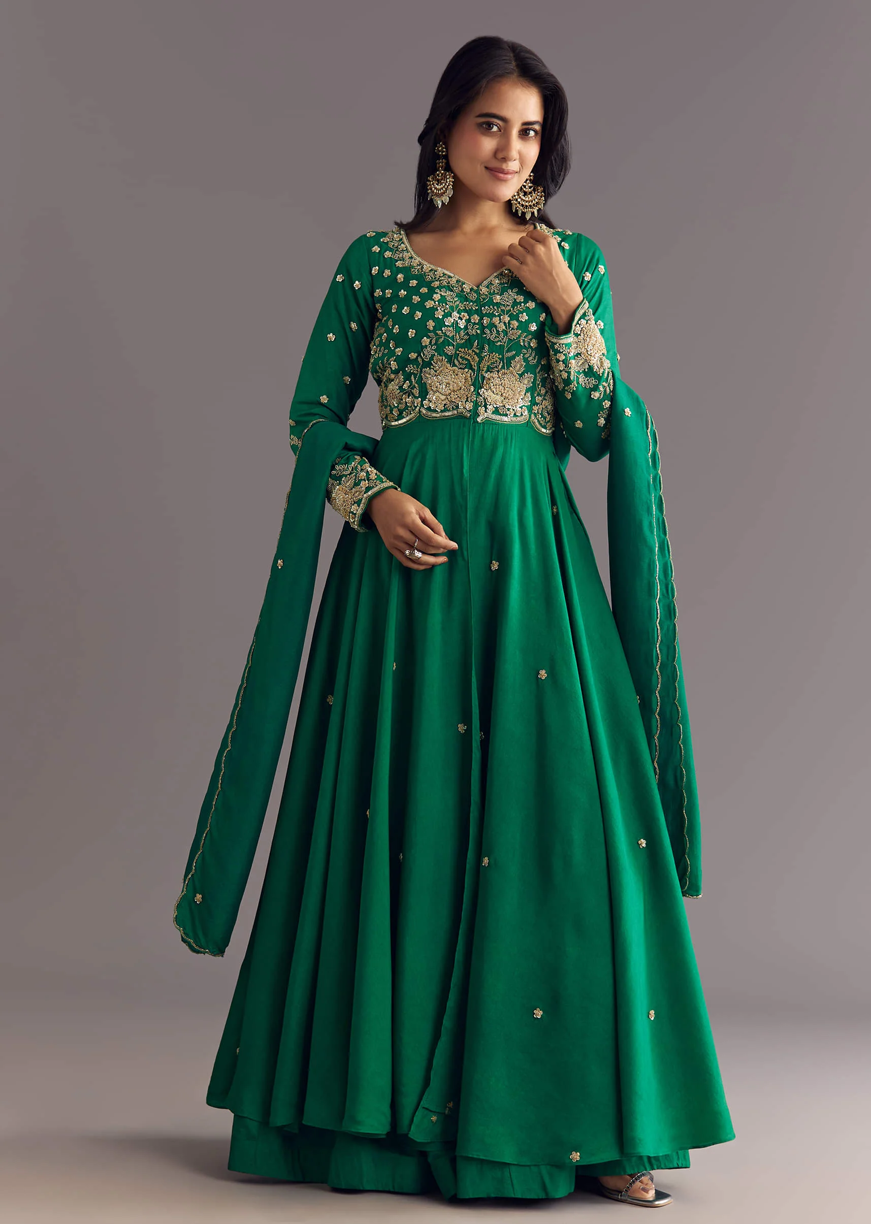 Green Russian Silk Front Slit Kurta Dupatta Set With Beaded Embroidery - Image 3