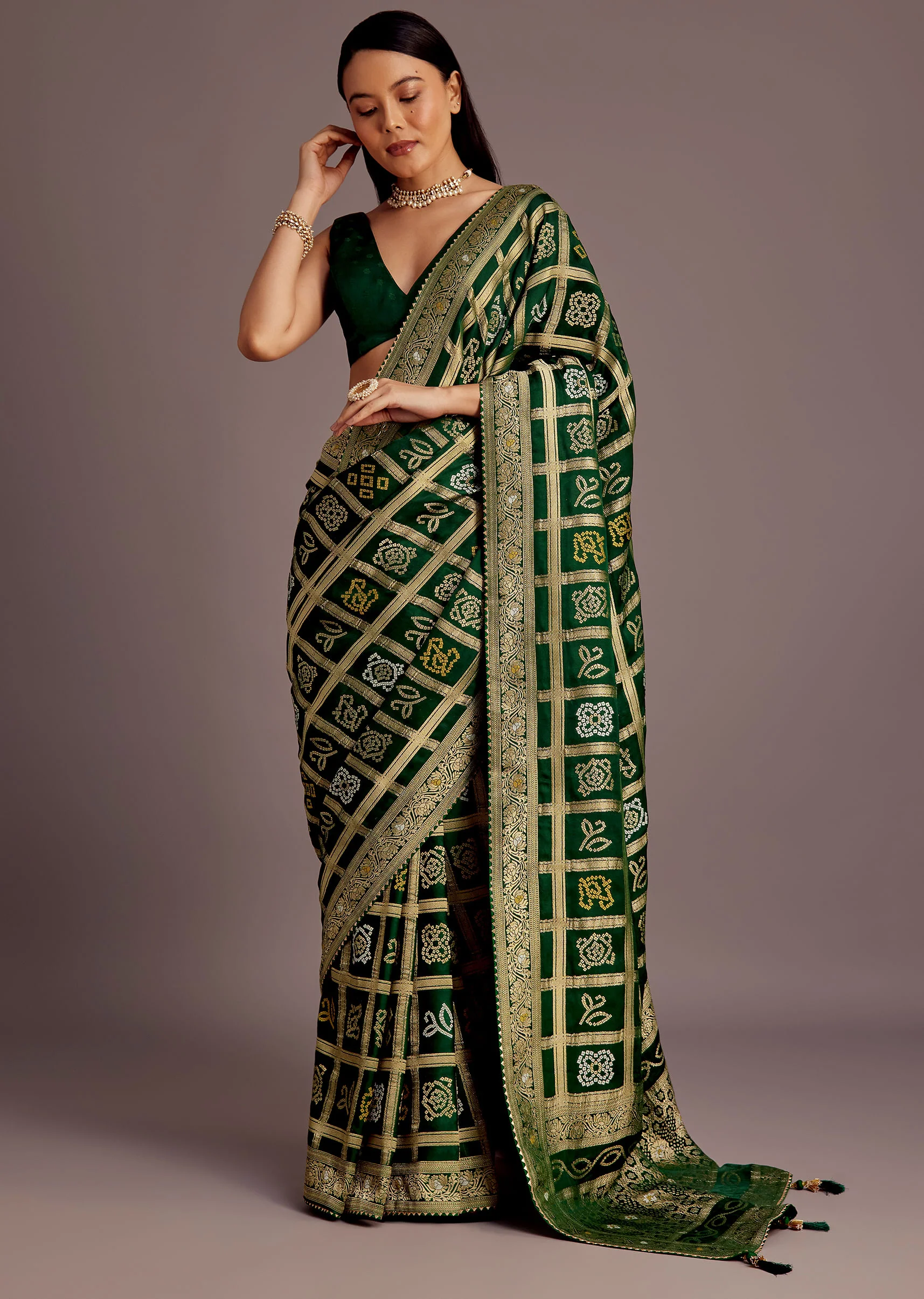 Green Silk Bandhani Woven Saree - Image 5