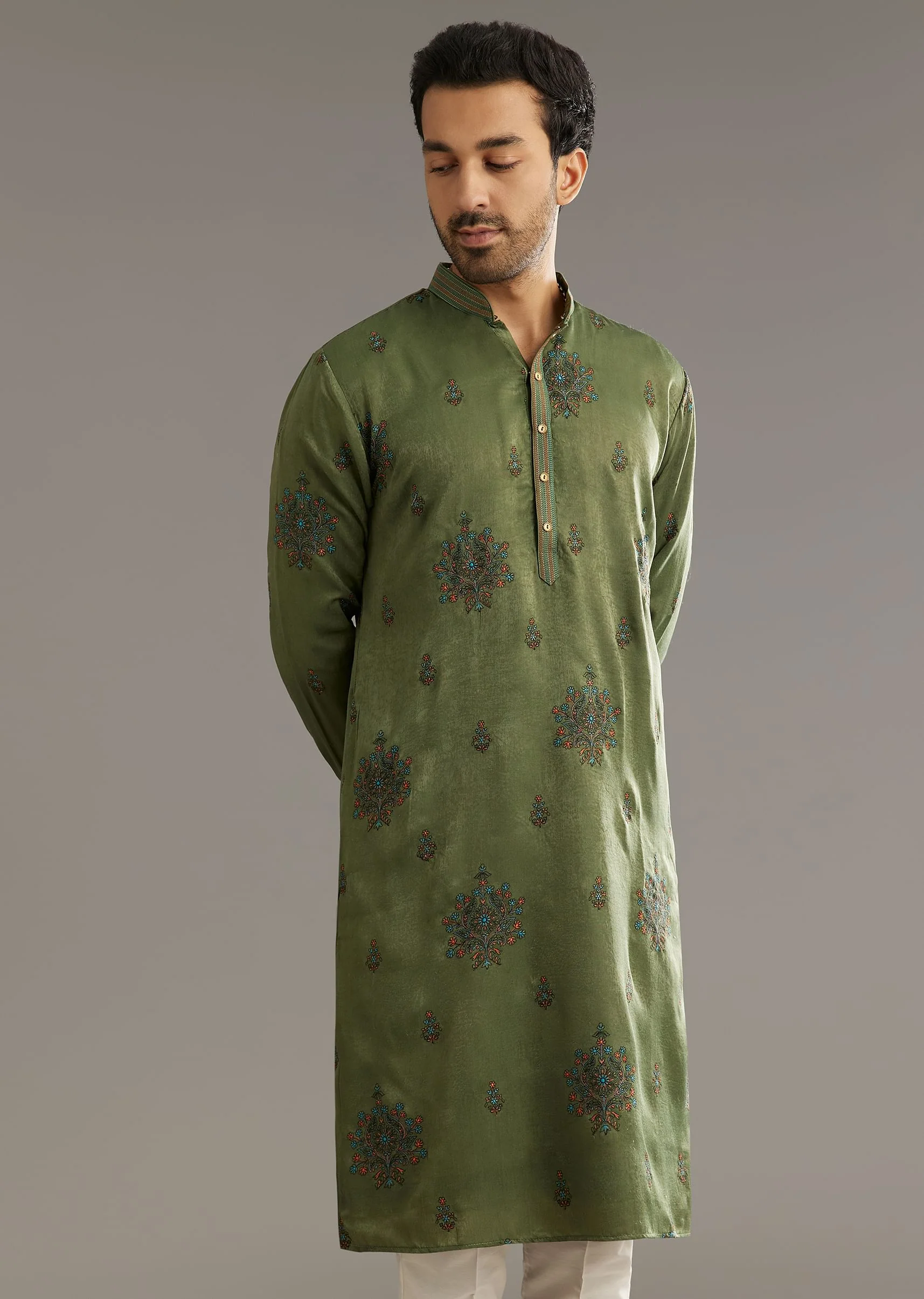 Green Silk Kurta Set With Printed Artwork - Image 3