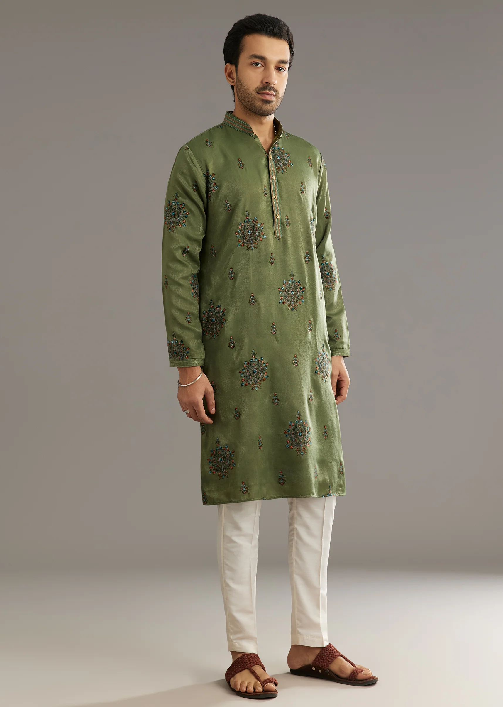 Green Silk Kurta Set With Printed Artwork - Image 4