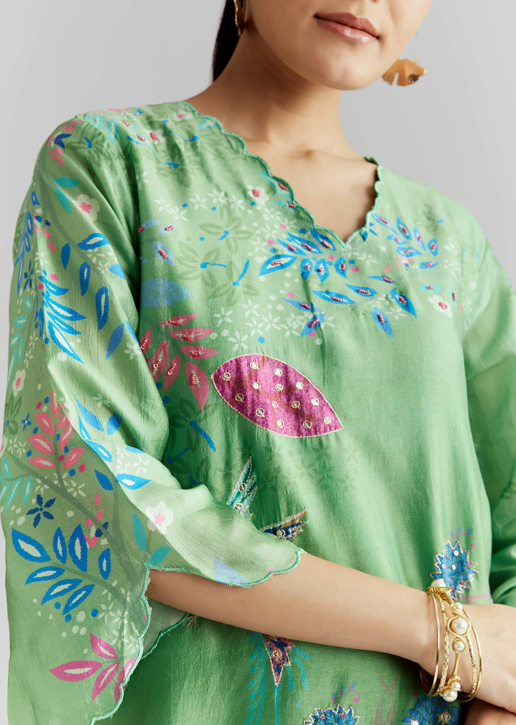 Green Silk Palazzo Suit With Floral Print And Beads Work - Image 2