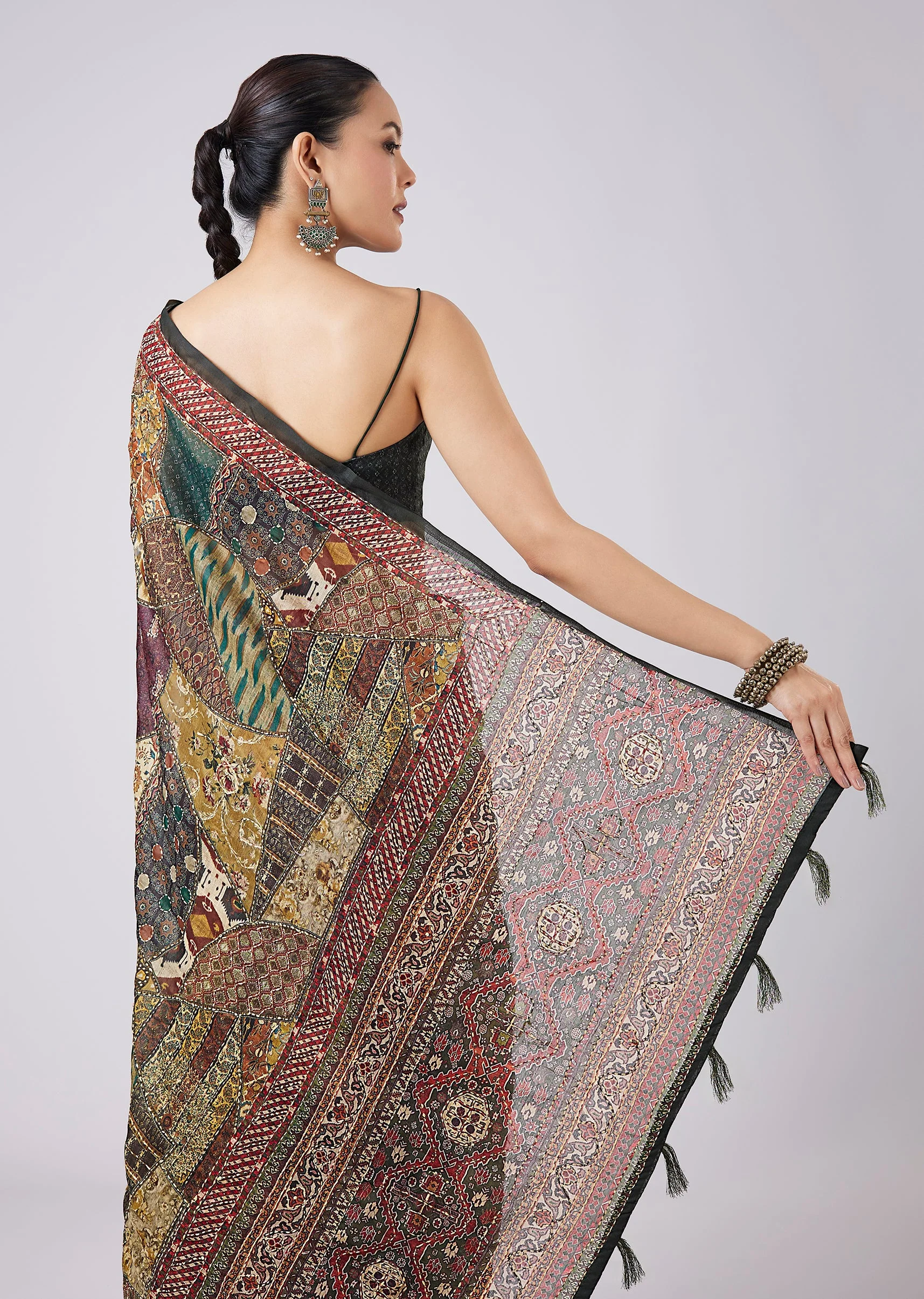 Green Tassel Block Printed Saree with Unstitched Blouse - Image 6
