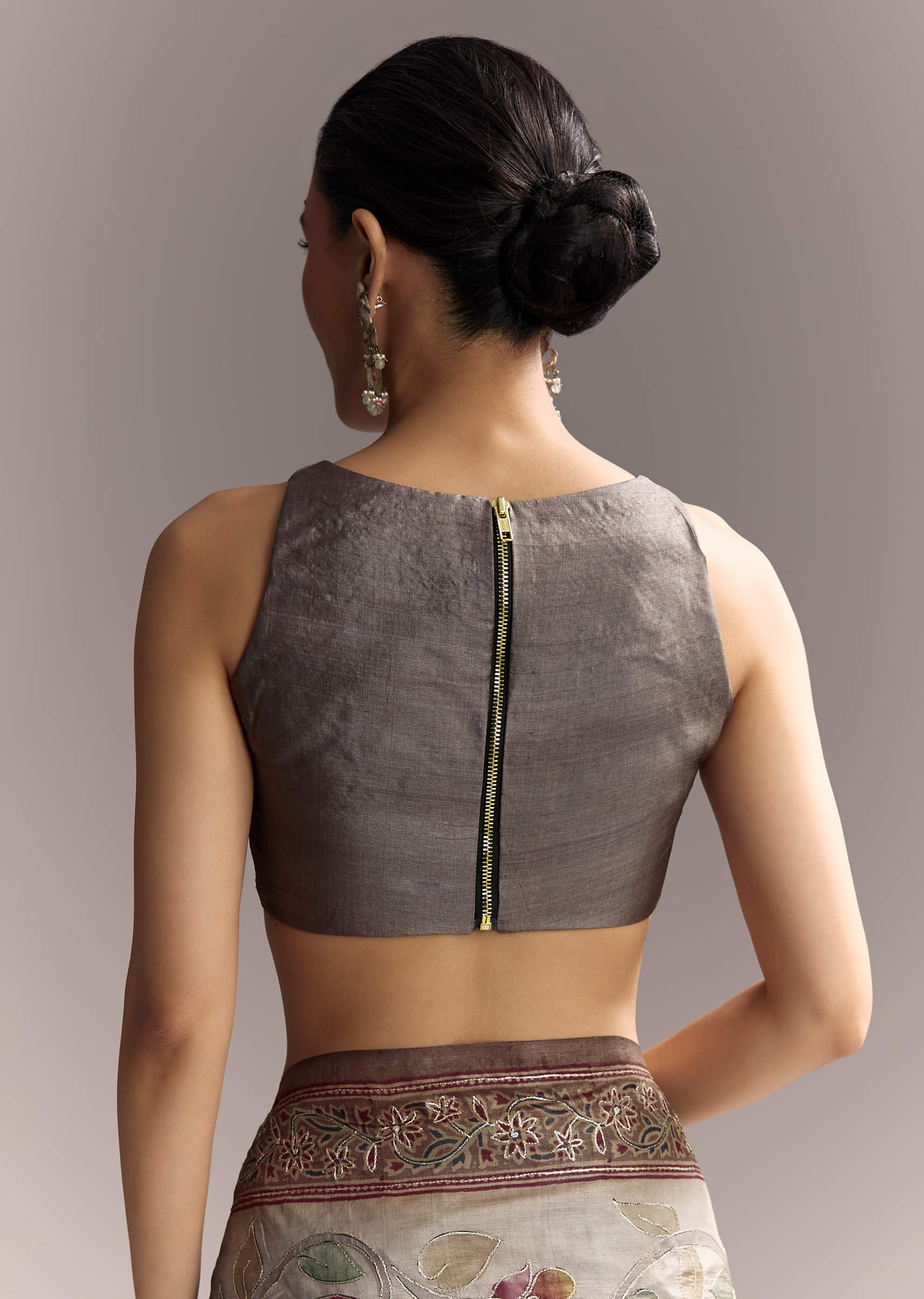Grey Cotton Hand Painted Saree With Contrast Border - Image 8