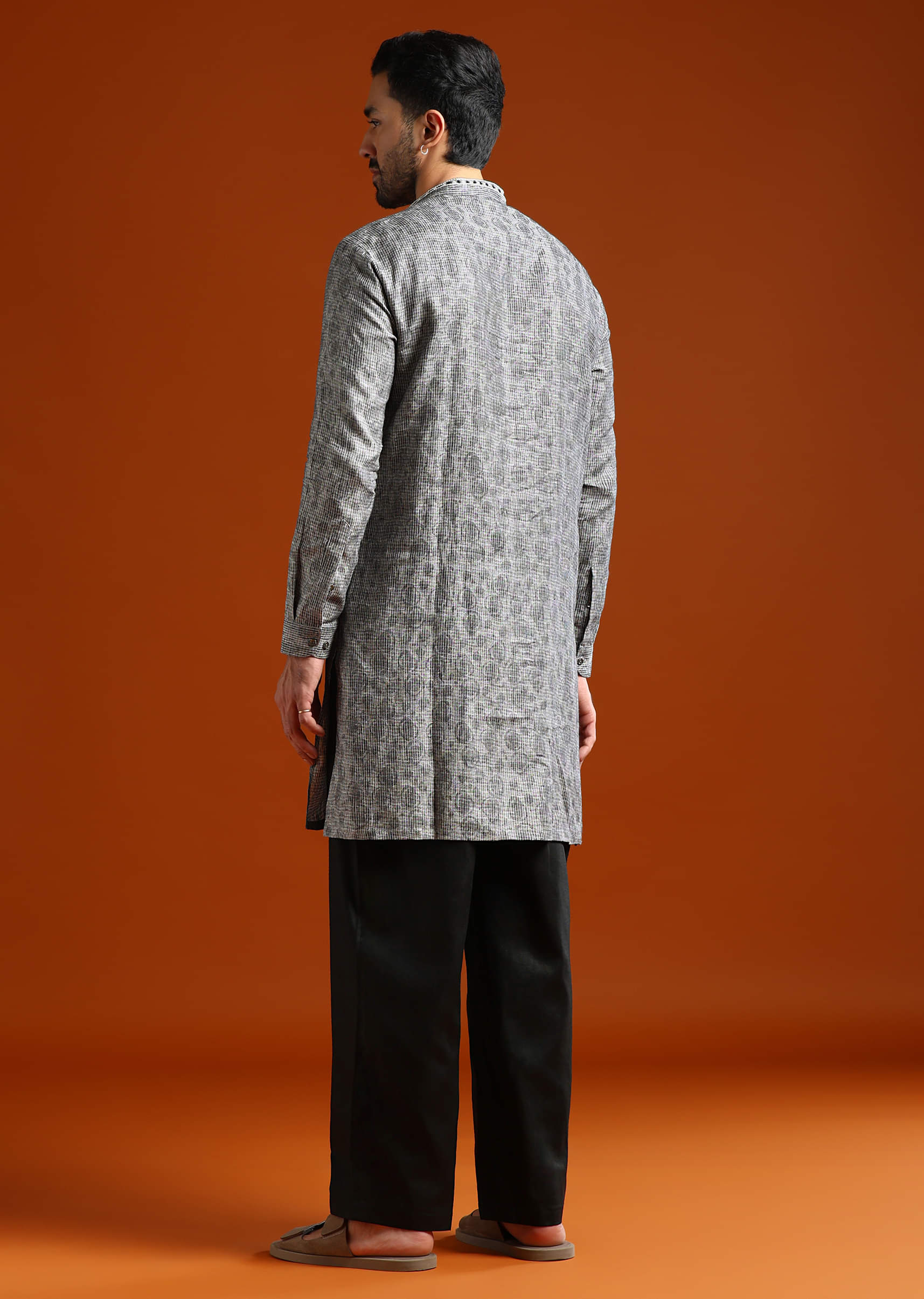Grey Kurta Set For Men With Resham Embroidery - Image 5
