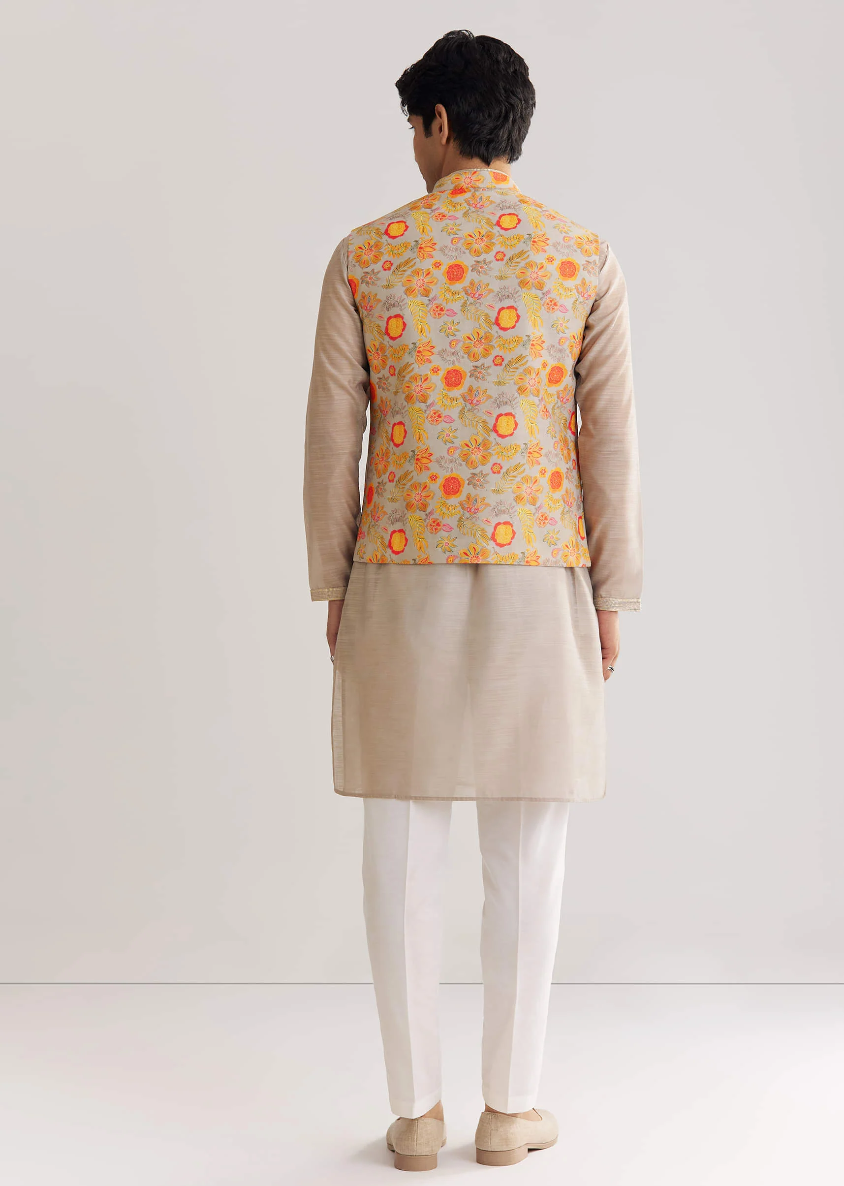 Grey Kurta Set With Floral Printed Jacket - Image 5