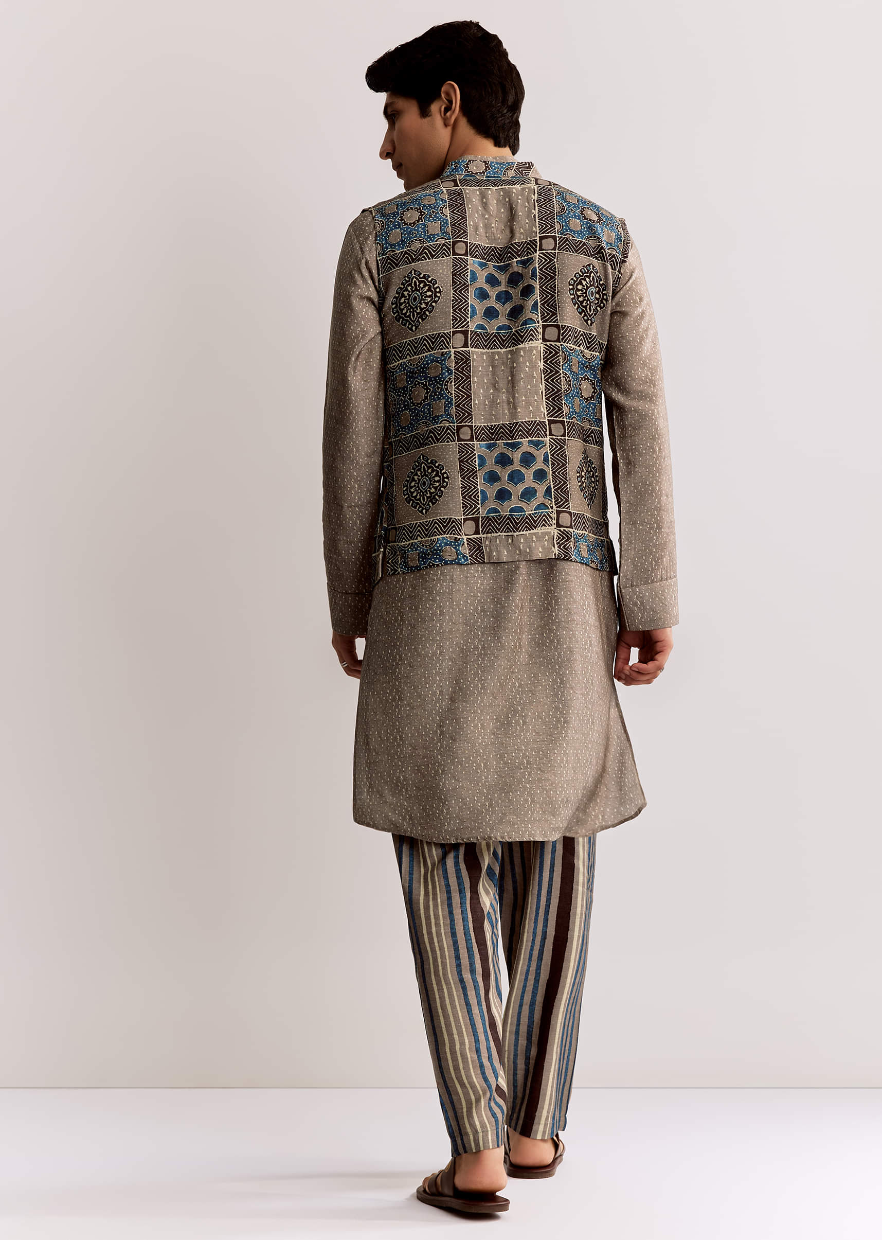 Grey Linen Kurta Jacket Set With Ajrakh Print - Image 5