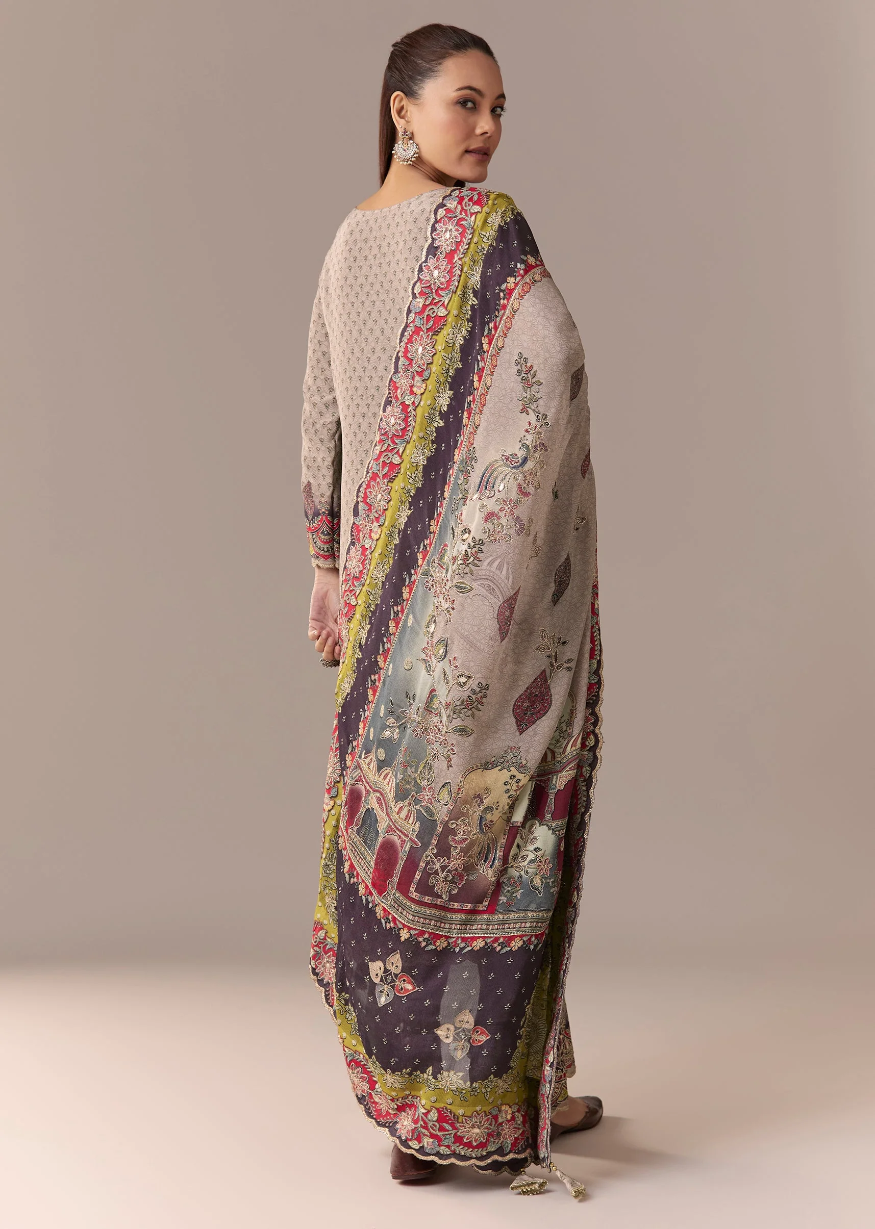 Grey Printed Kurta Set With Pant And Dupatta - Image 5