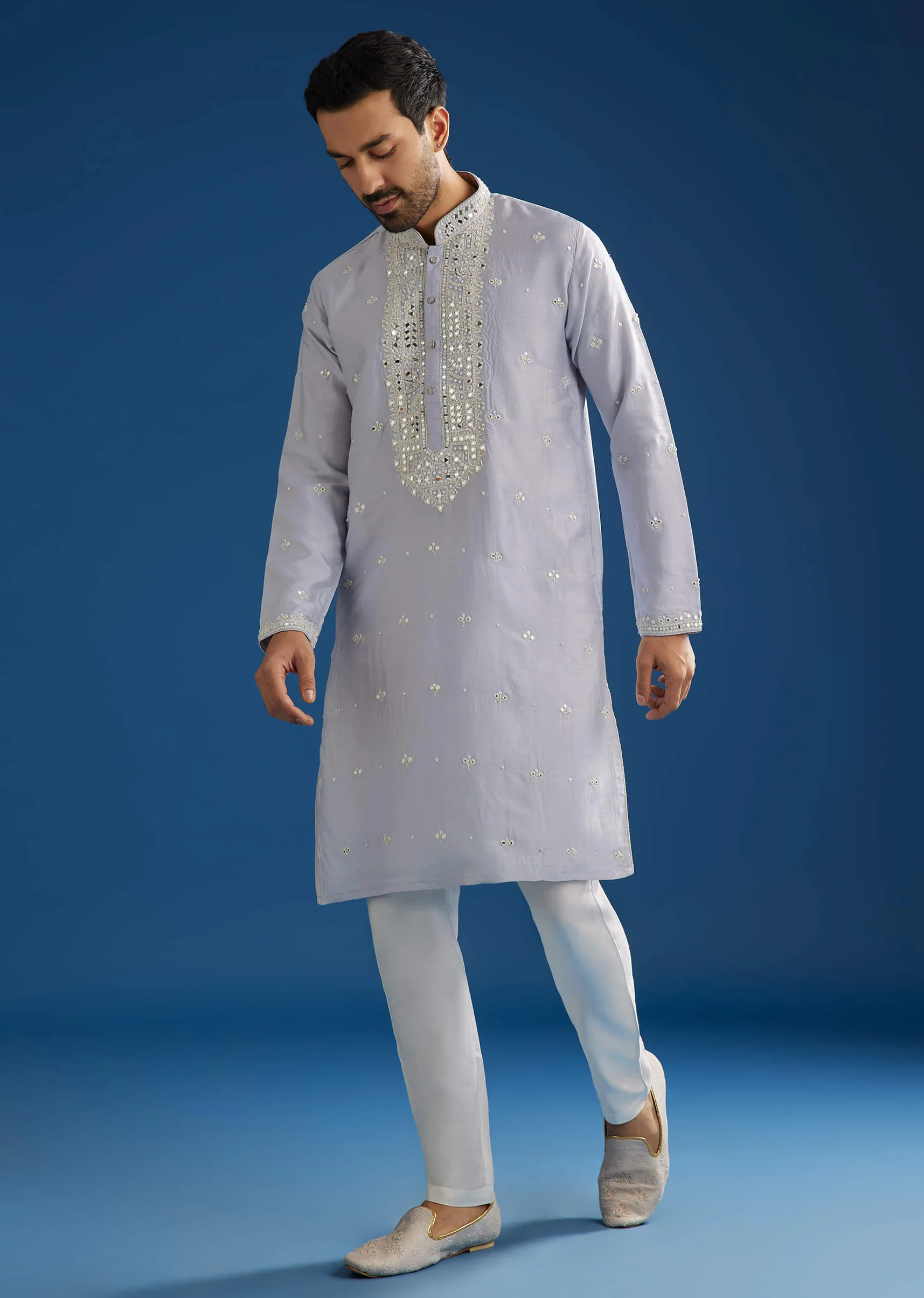 Grey Silk Mirrorwork Kurta Set With Threaded Yoke - Image 4